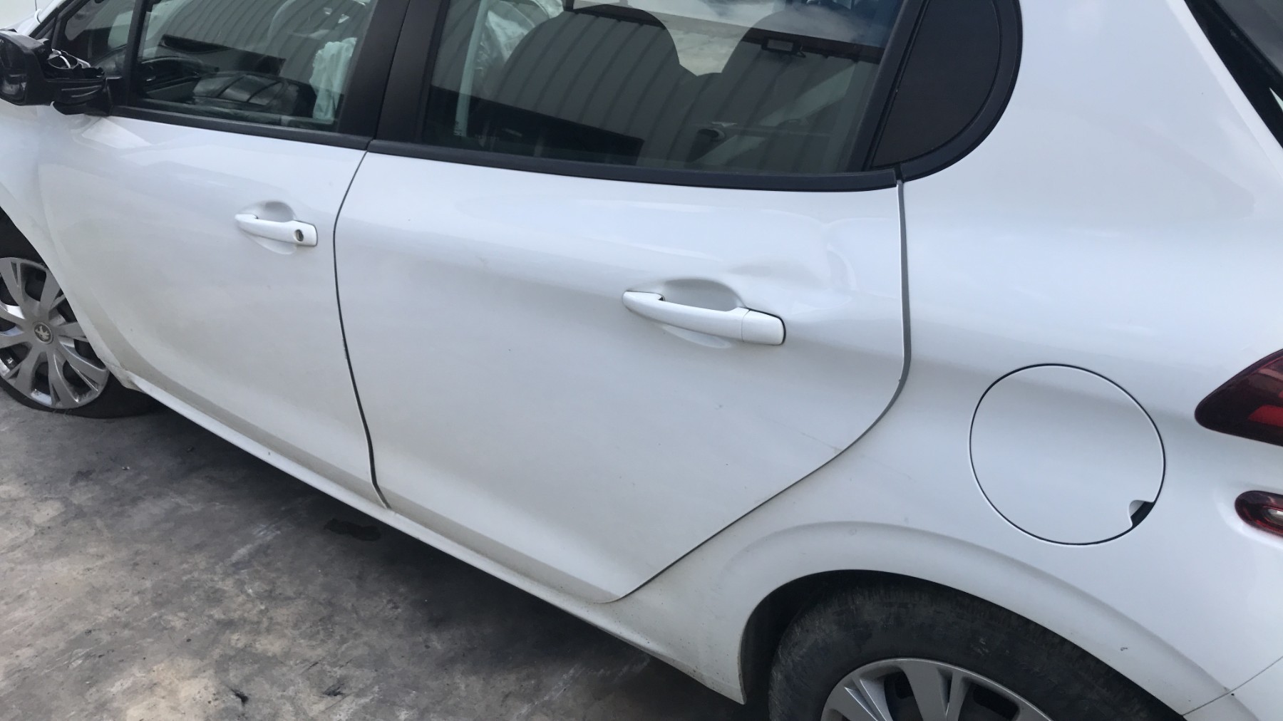 Image PEUGEOT 208 1