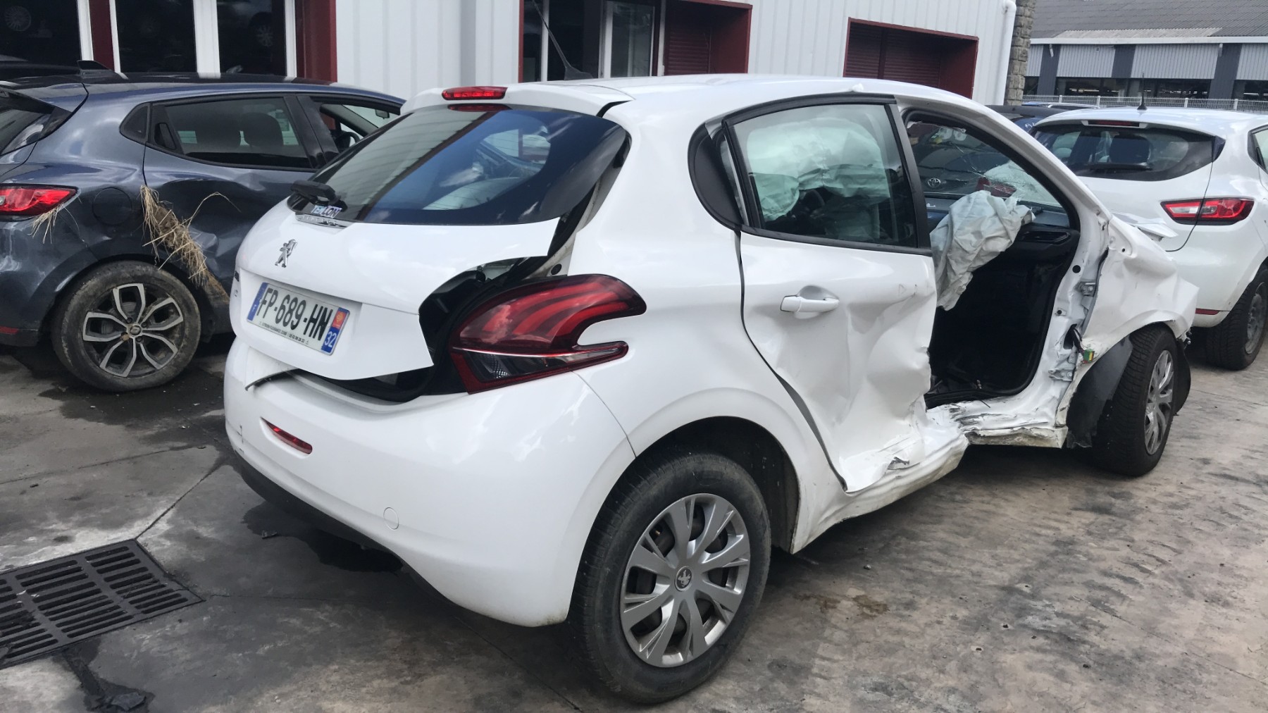 Image PEUGEOT 208 1