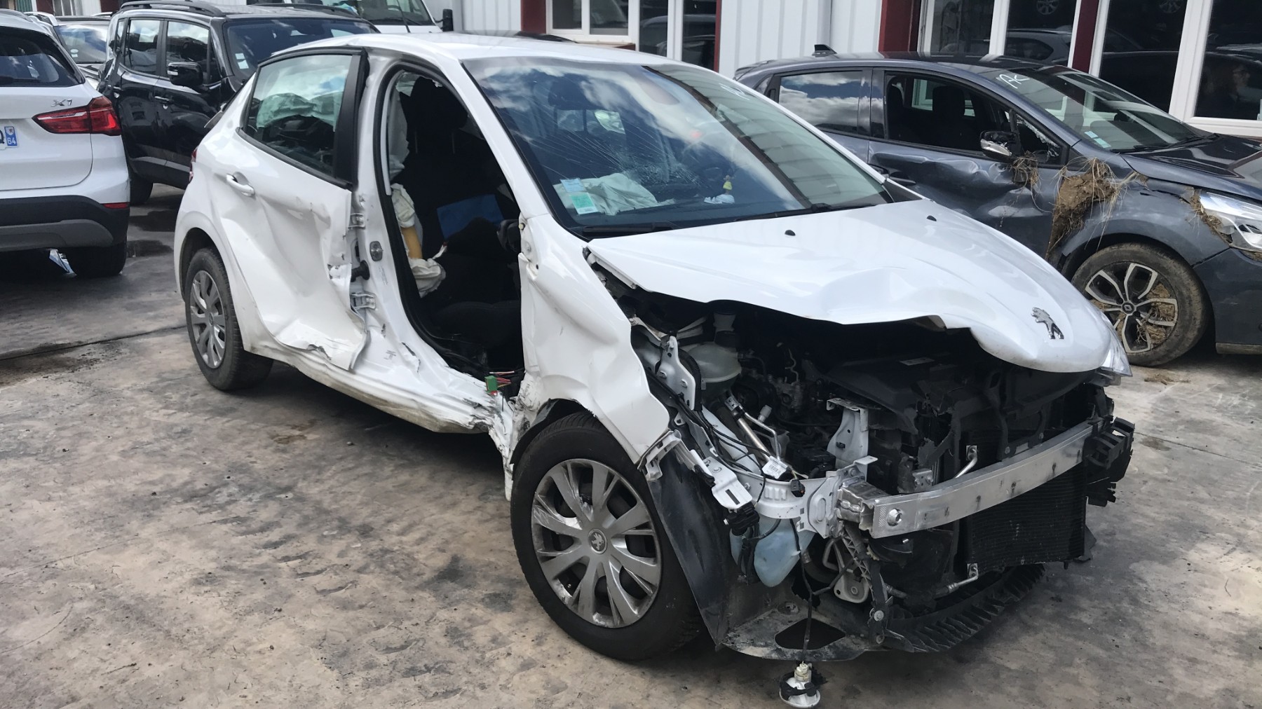 Image PEUGEOT 208 1