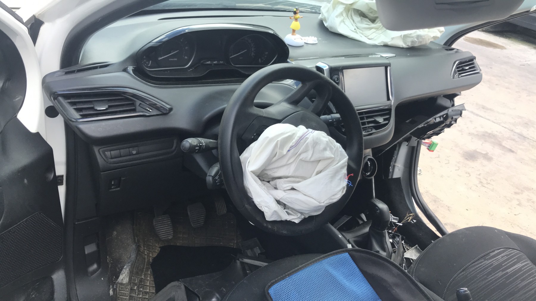 Image PEUGEOT 208 1