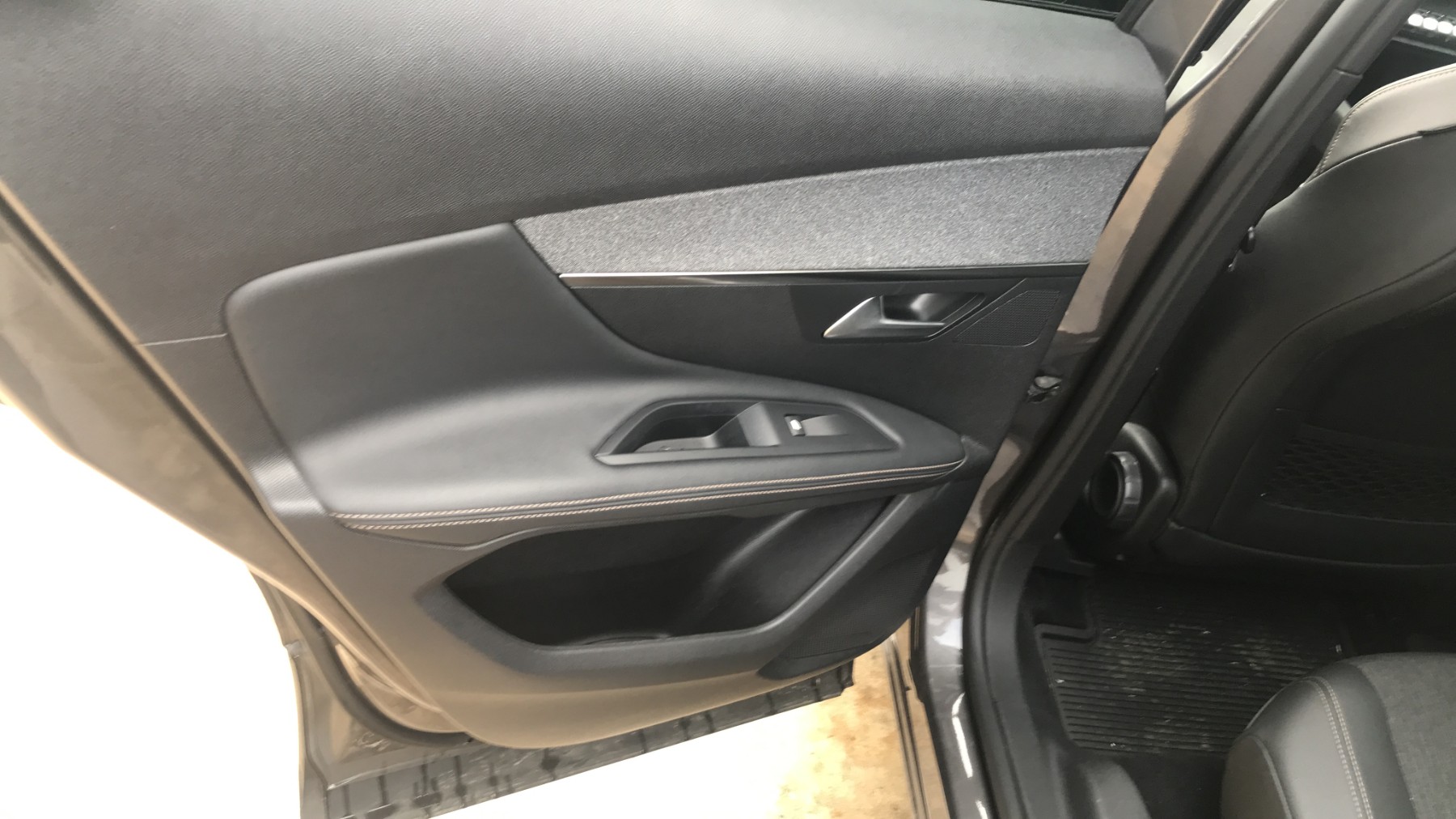 Image PEUGEOT 3008 2