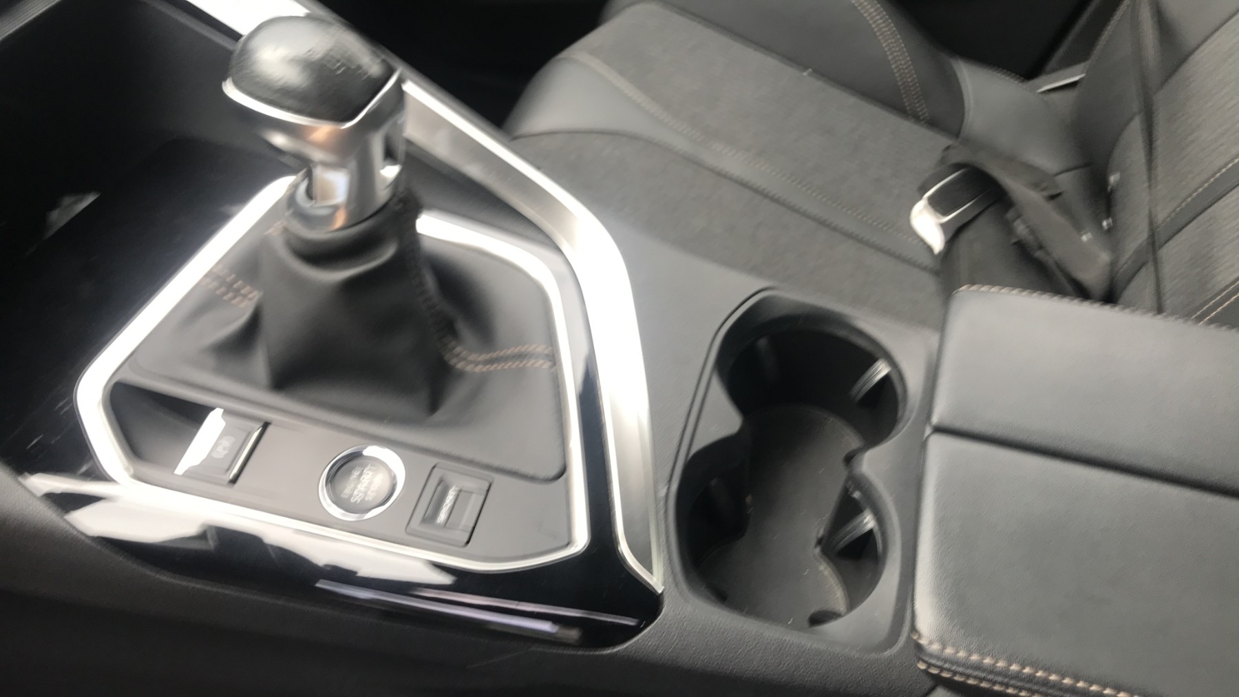 Image PEUGEOT 3008 2