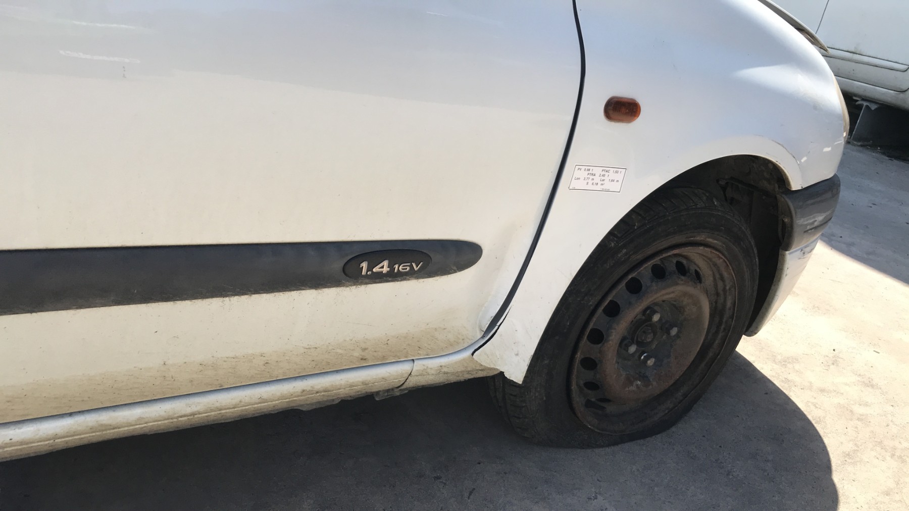 Image RENAULT CLIO 2