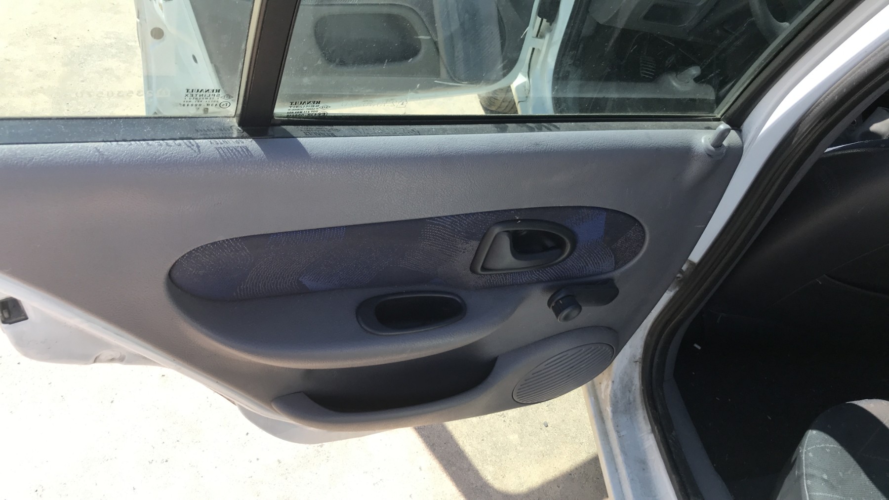 Image RENAULT CLIO 2