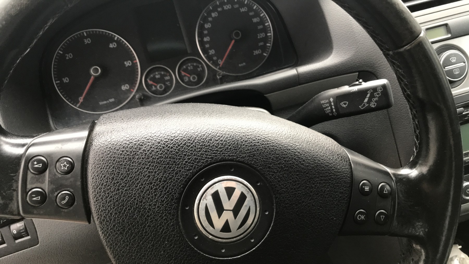 Image VOLKSWAGEN TOURAN 1