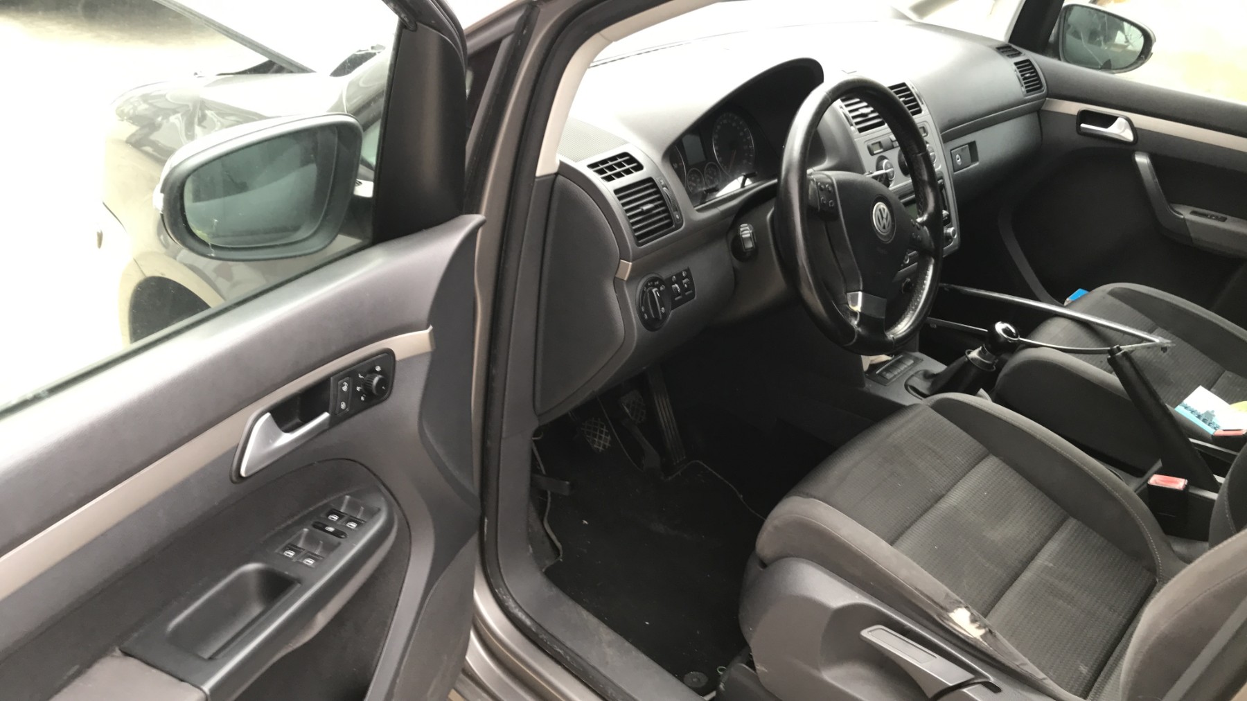 Image VOLKSWAGEN TOURAN 1
