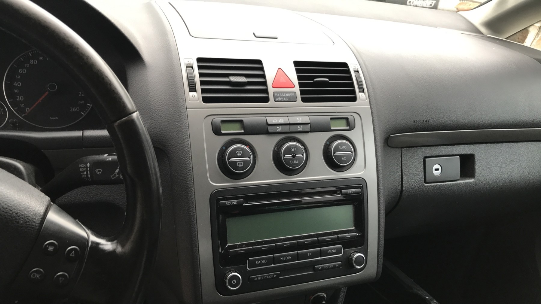 Image VOLKSWAGEN TOURAN 1