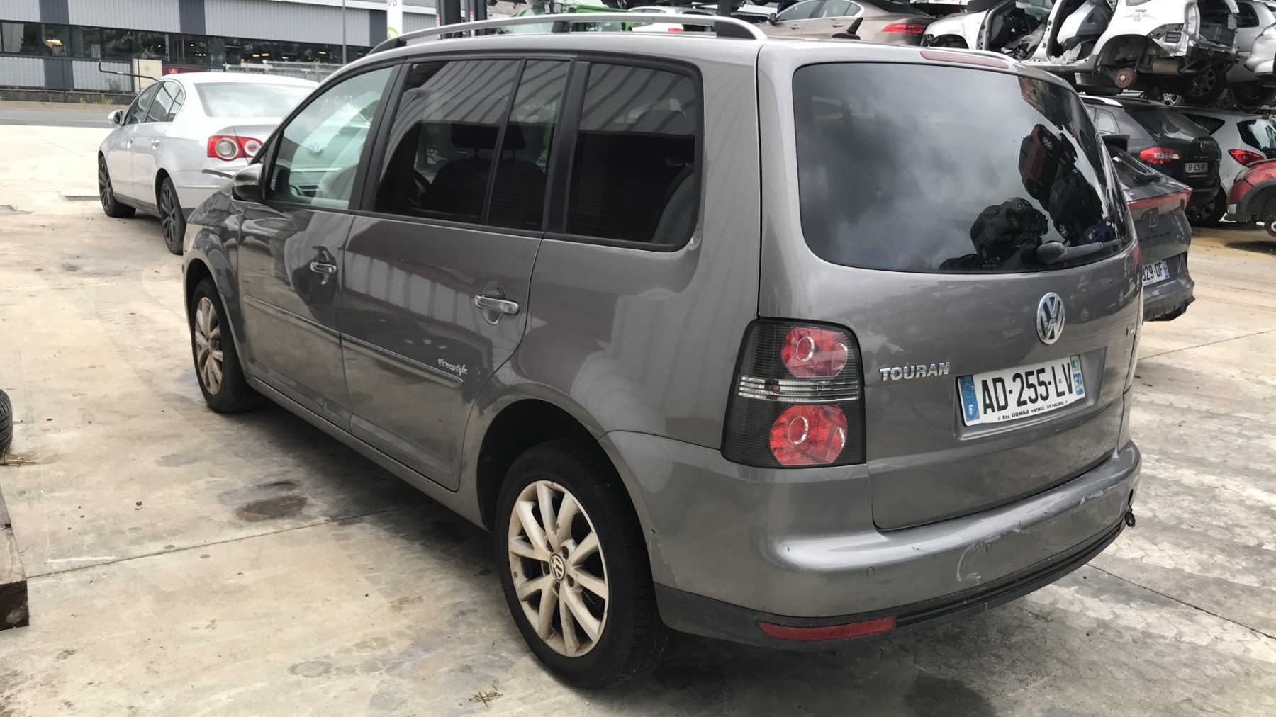 Image VOLKSWAGEN TOURAN 1