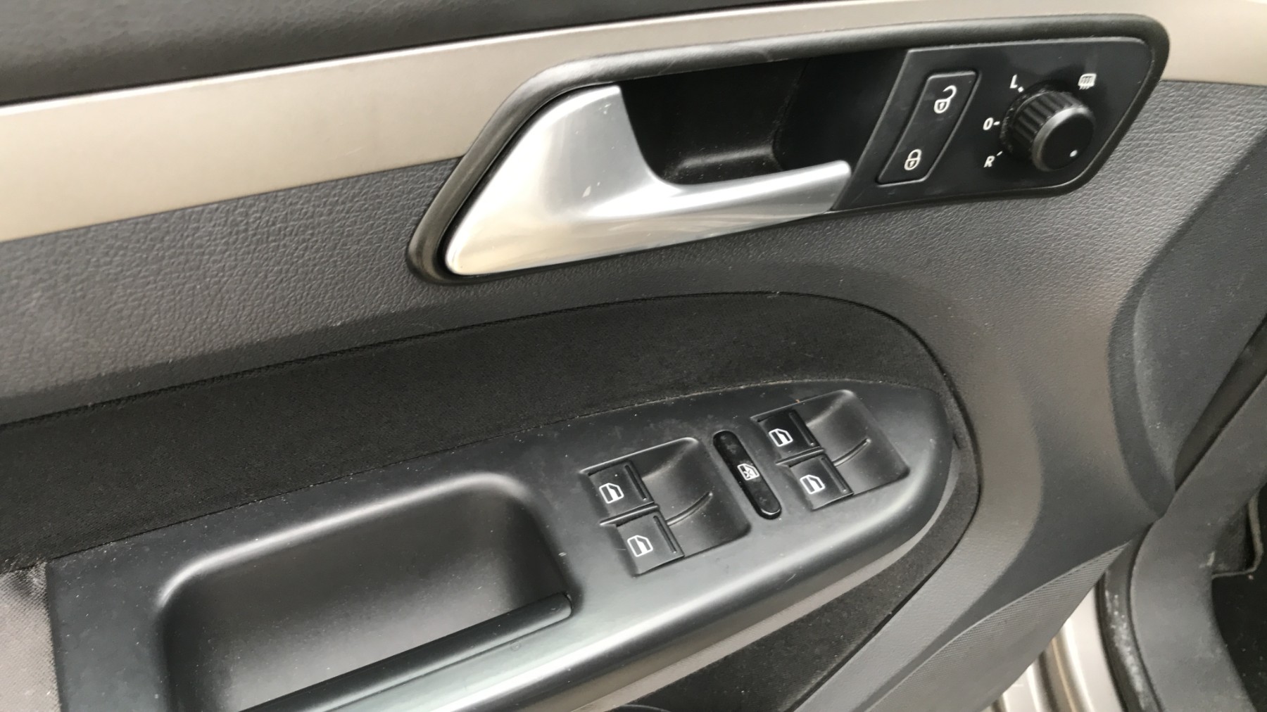 Image VOLKSWAGEN TOURAN 1