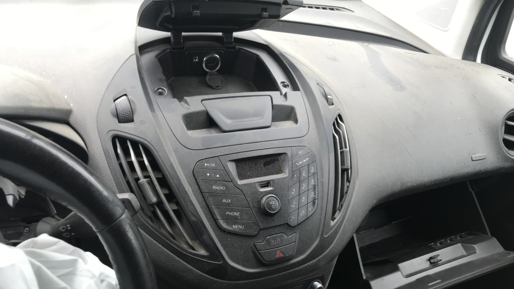 Image FORD TRANSIT COURIER 1