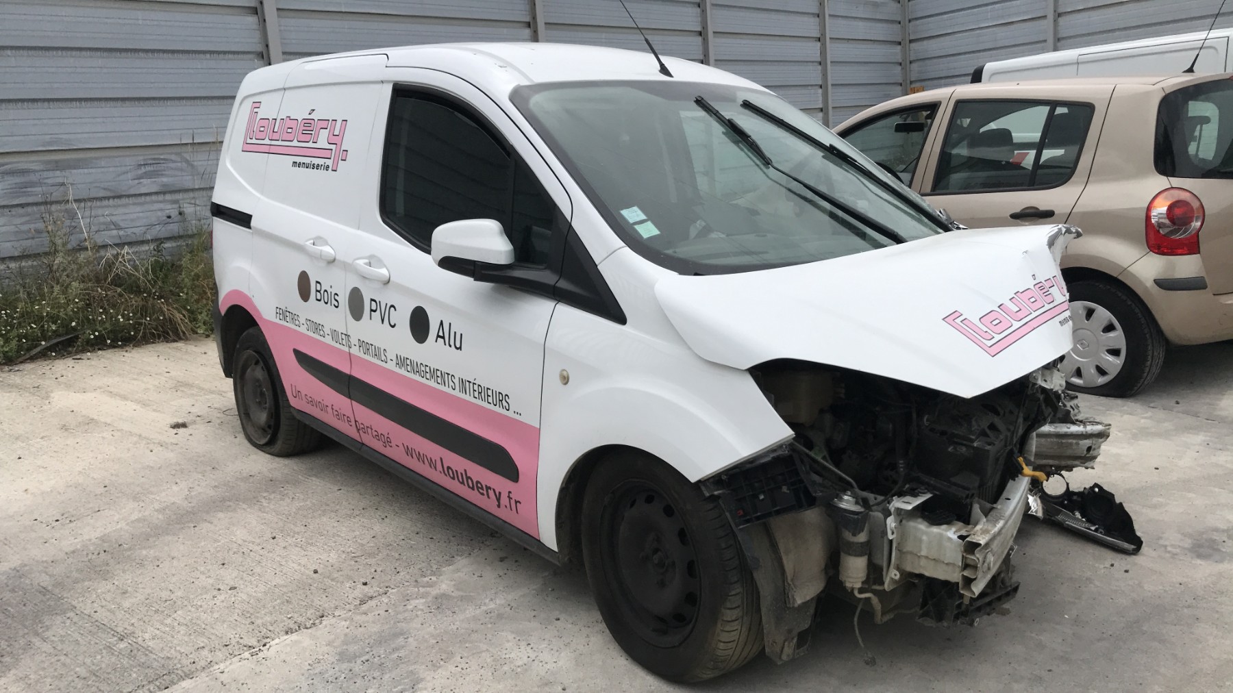 Image FORD TRANSIT COURIER 1