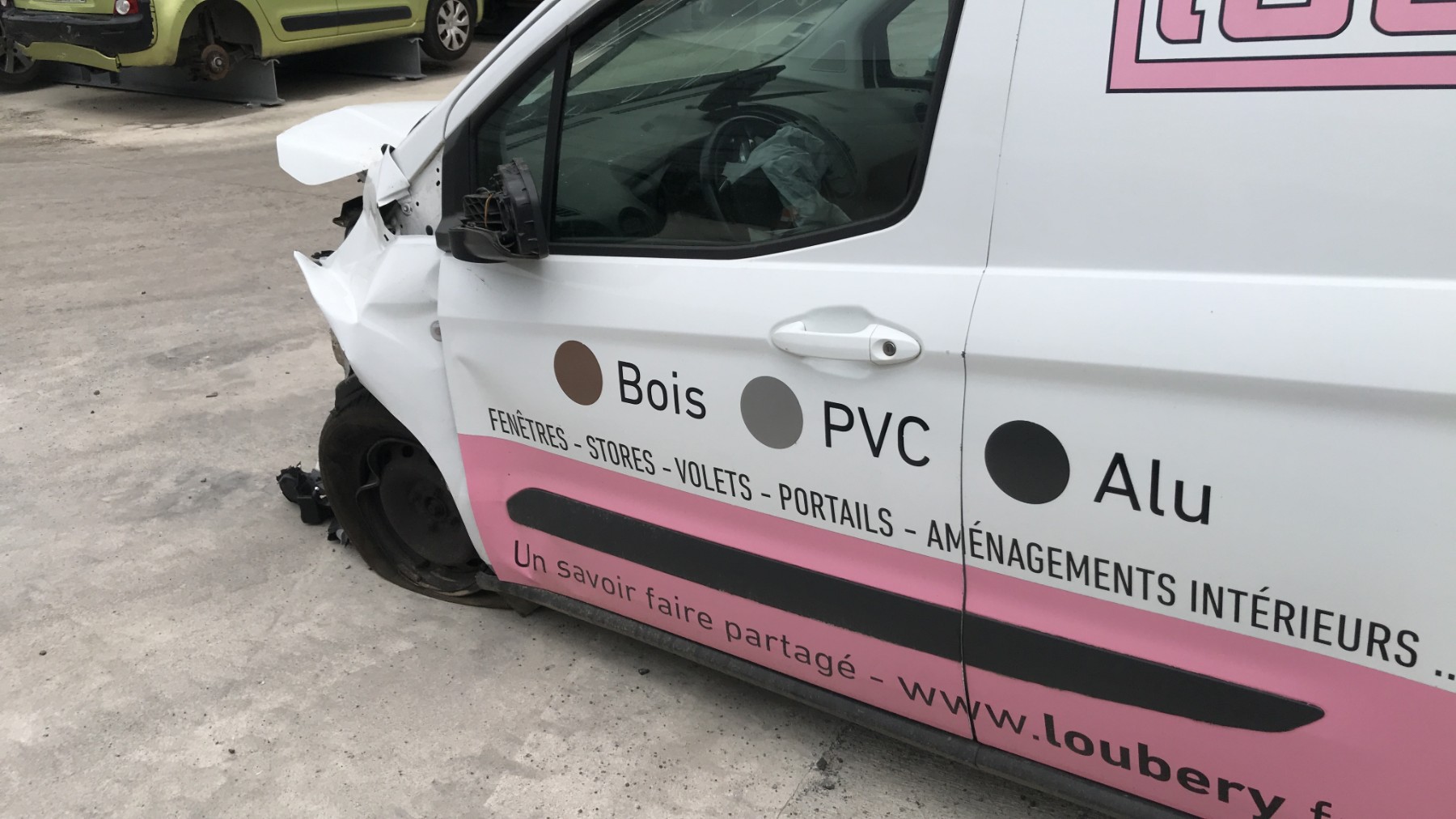Image FORD TRANSIT COURIER 1