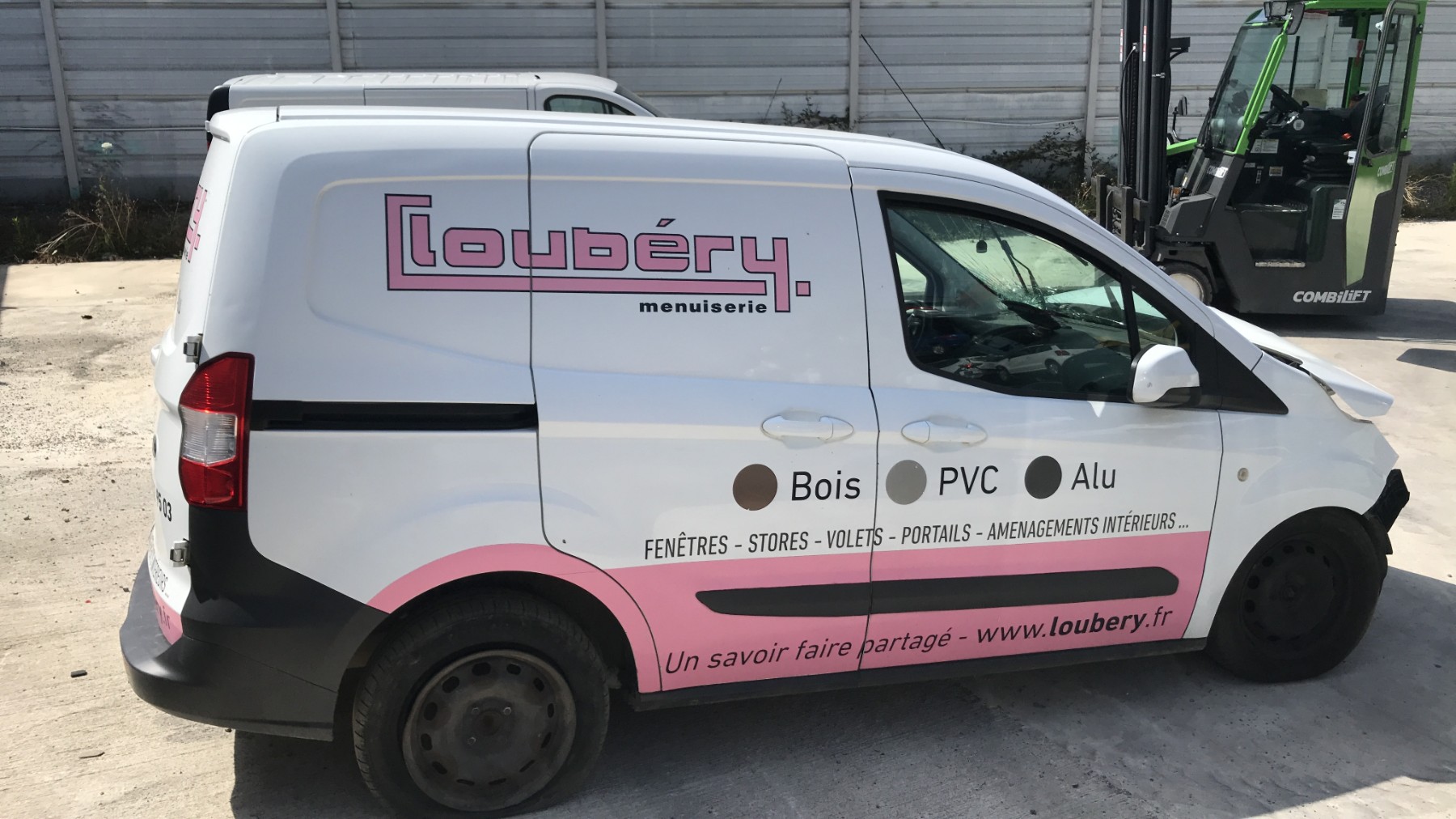 Image FORD TRANSIT COURIER 1