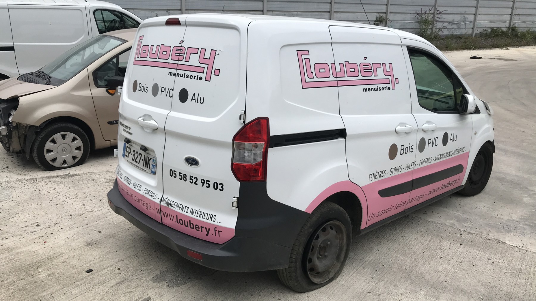 Image FORD TRANSIT COURIER 1