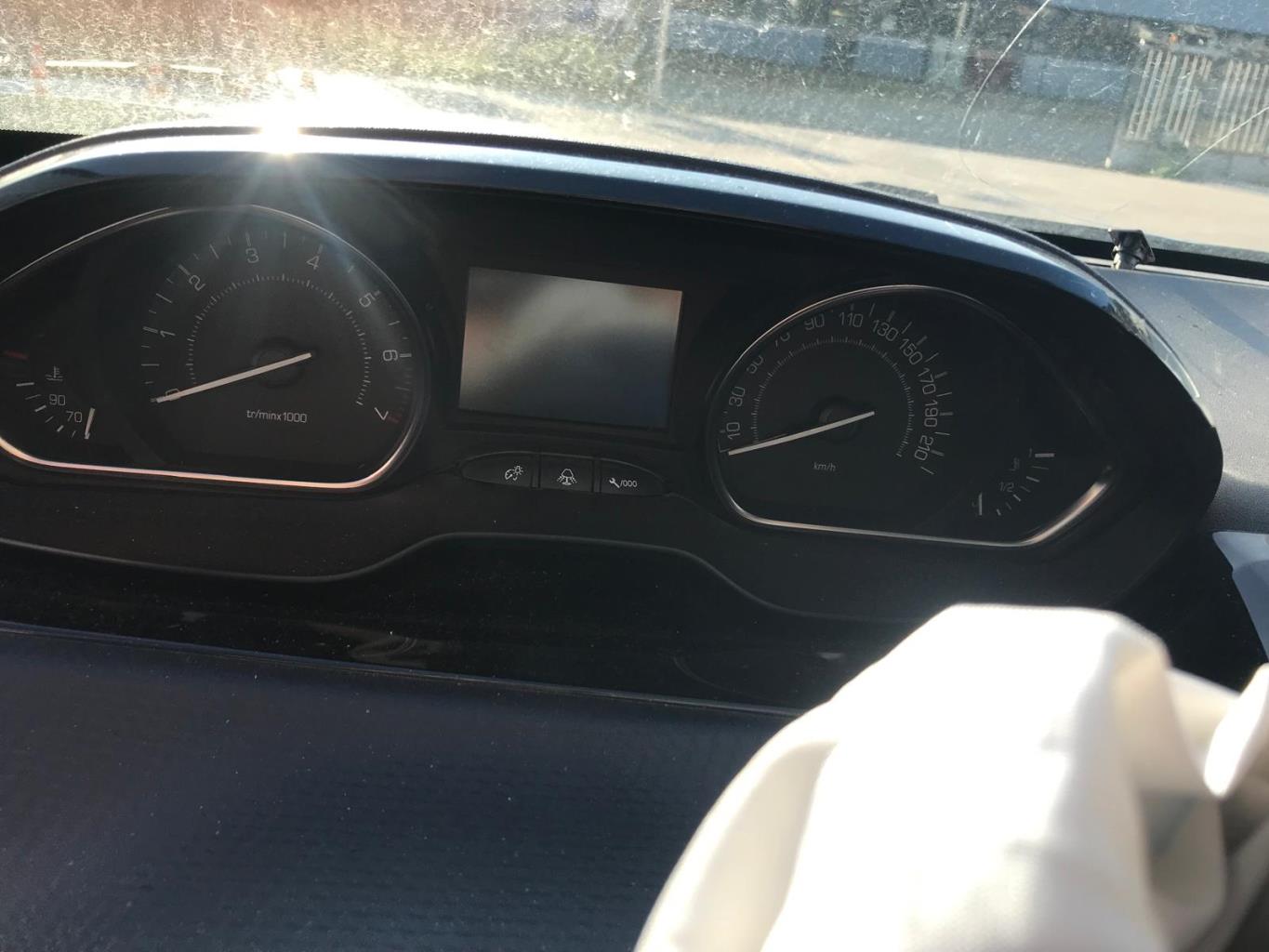 Image PEUGEOT 2008 1
