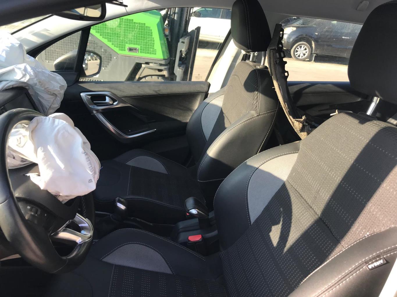 Image PEUGEOT 2008 1