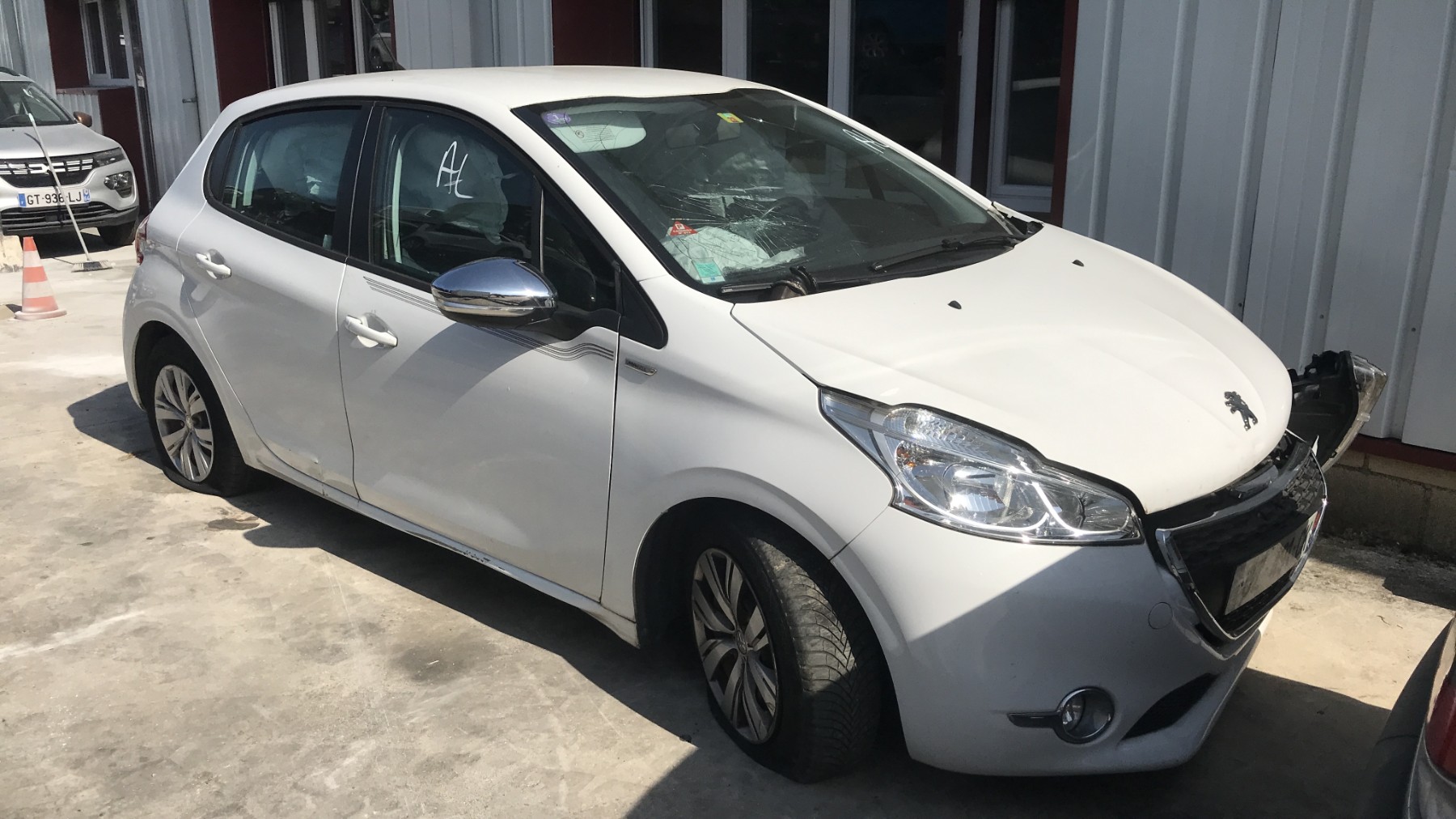 Image PEUGEOT 208 1