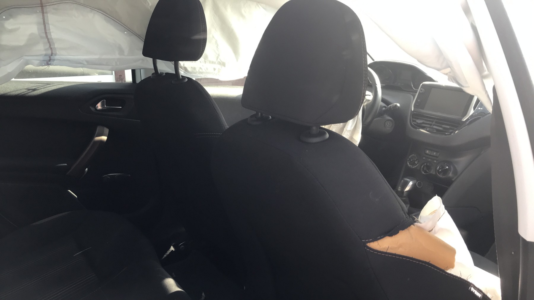 Image PEUGEOT 208 1
