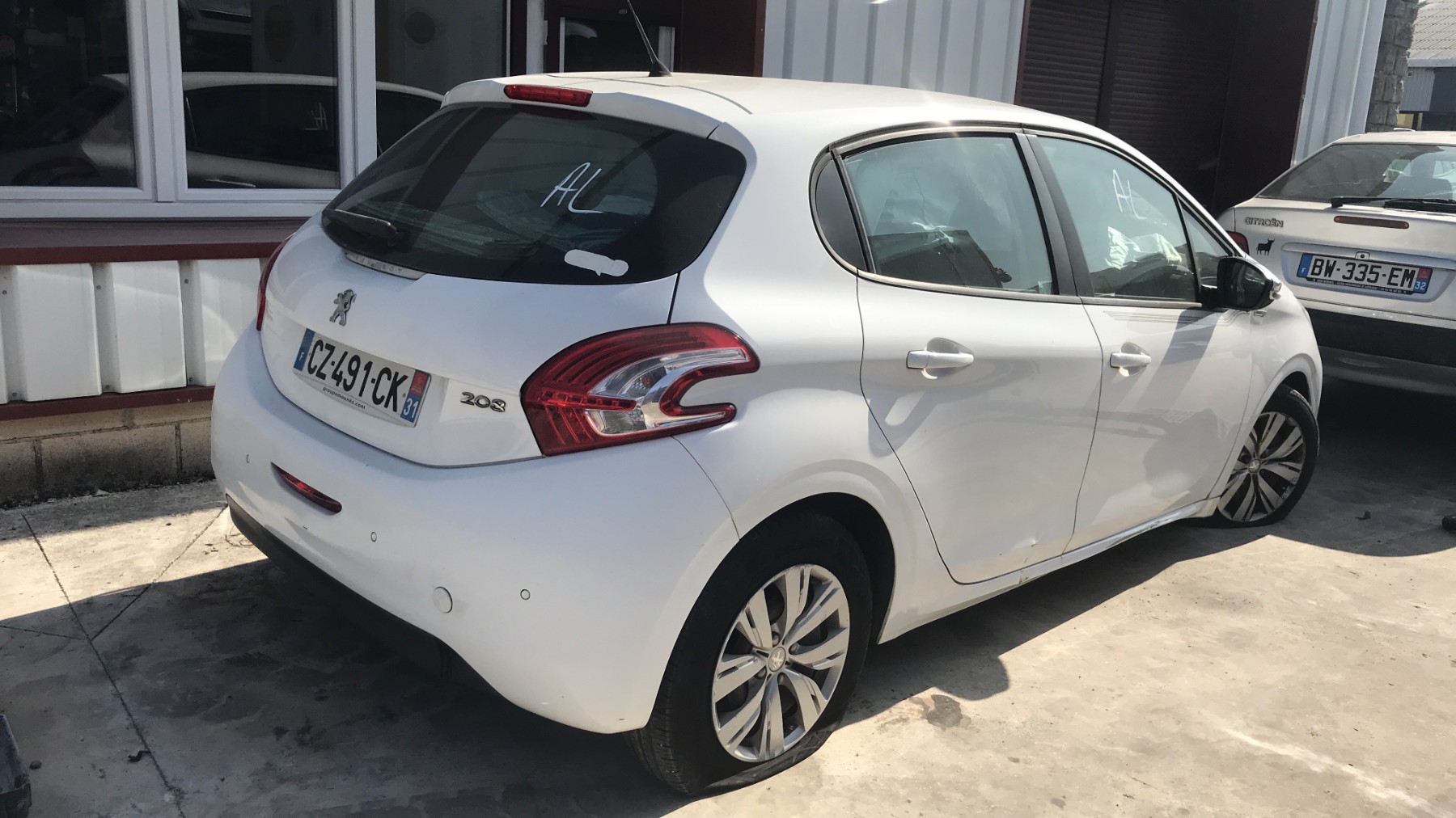 Image PEUGEOT 208 1