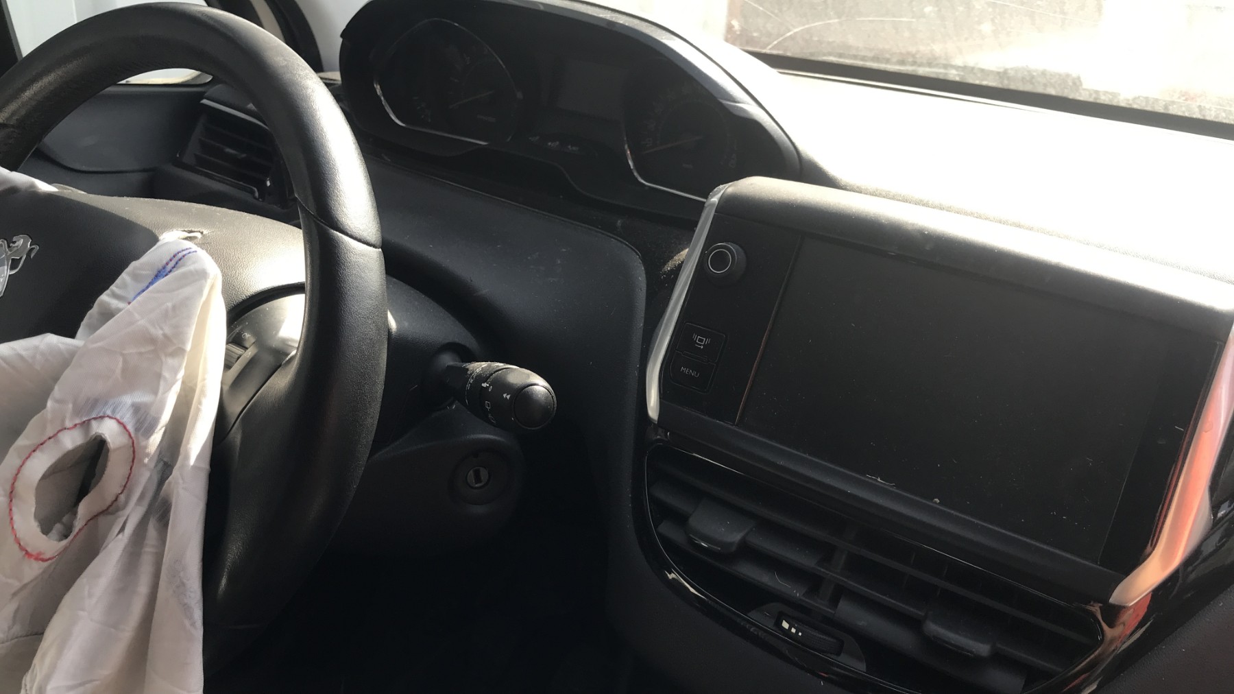 Image PEUGEOT 208 1
