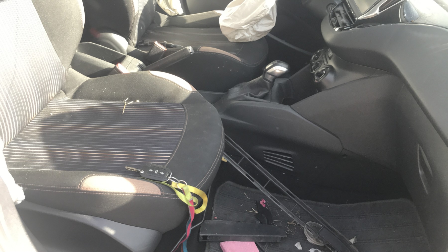Image PEUGEOT 208 1