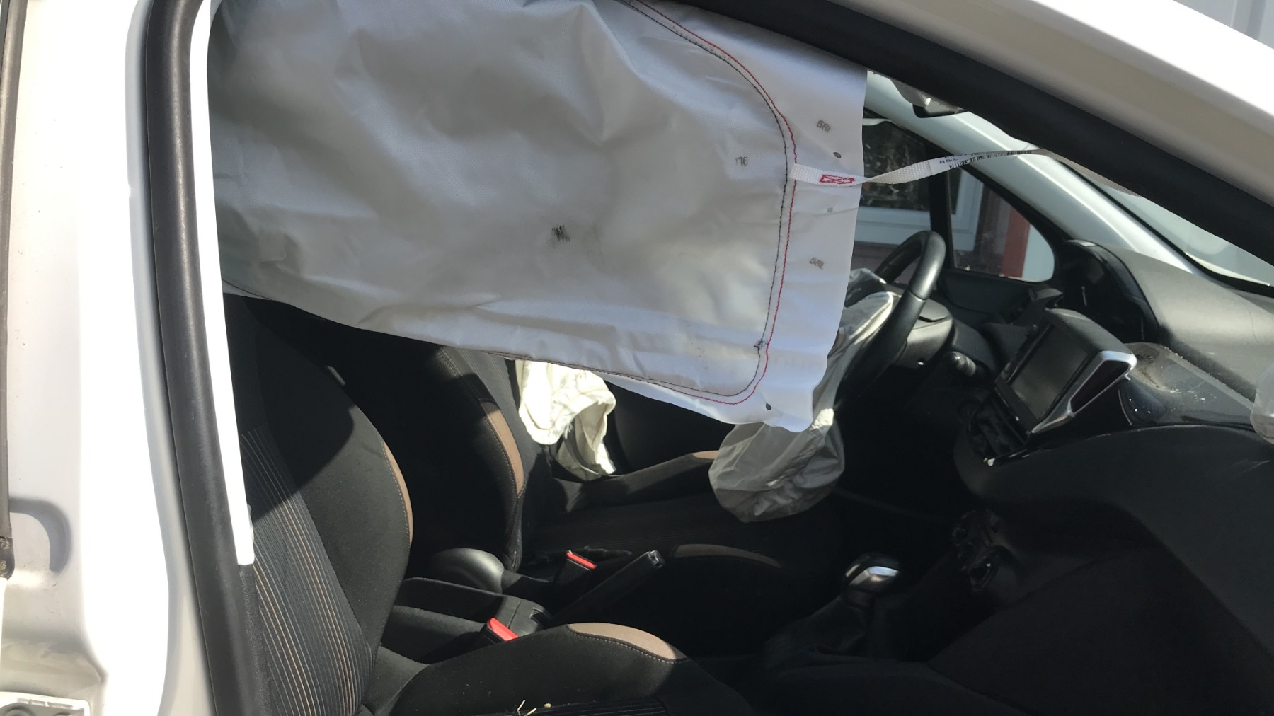 Image PEUGEOT 208 1