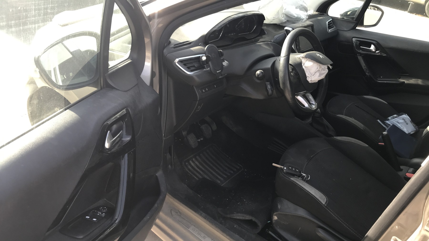 Image PEUGEOT 208 1