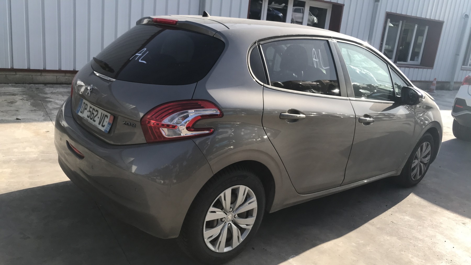 Image PEUGEOT 208 1