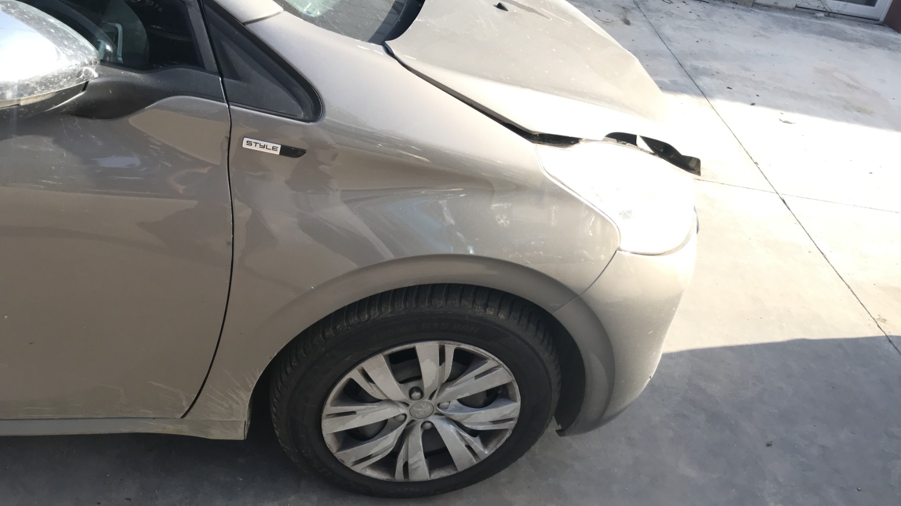 Image PEUGEOT 208 1