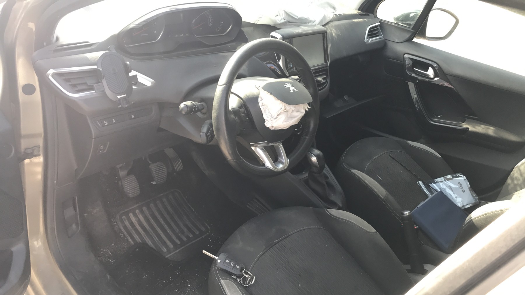 Image PEUGEOT 208 1