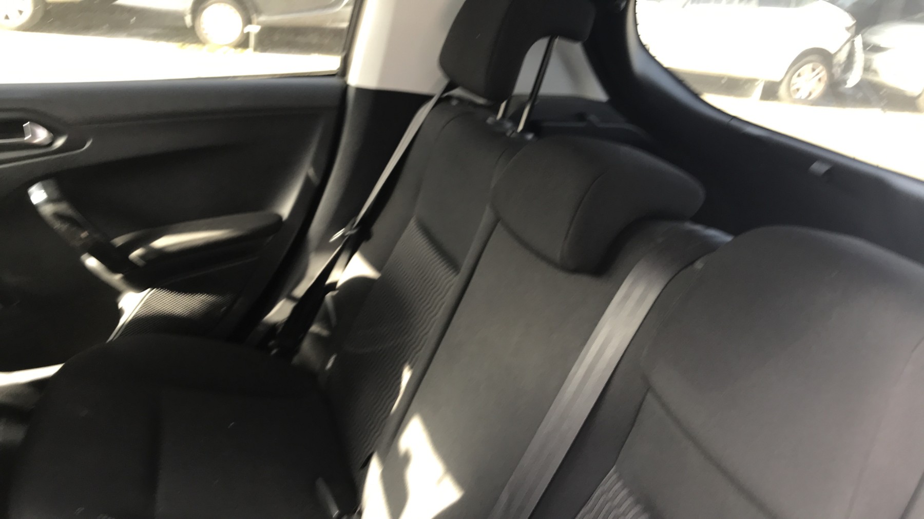 Image PEUGEOT 208 1