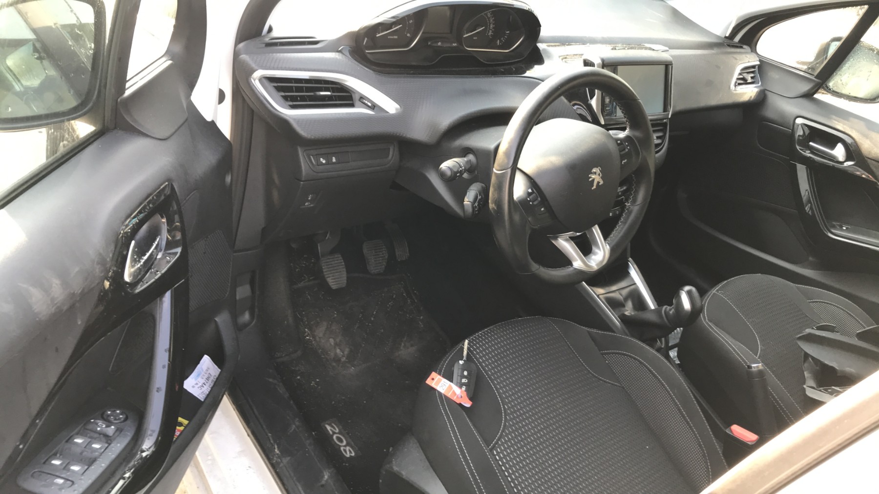 Image PEUGEOT 208 1