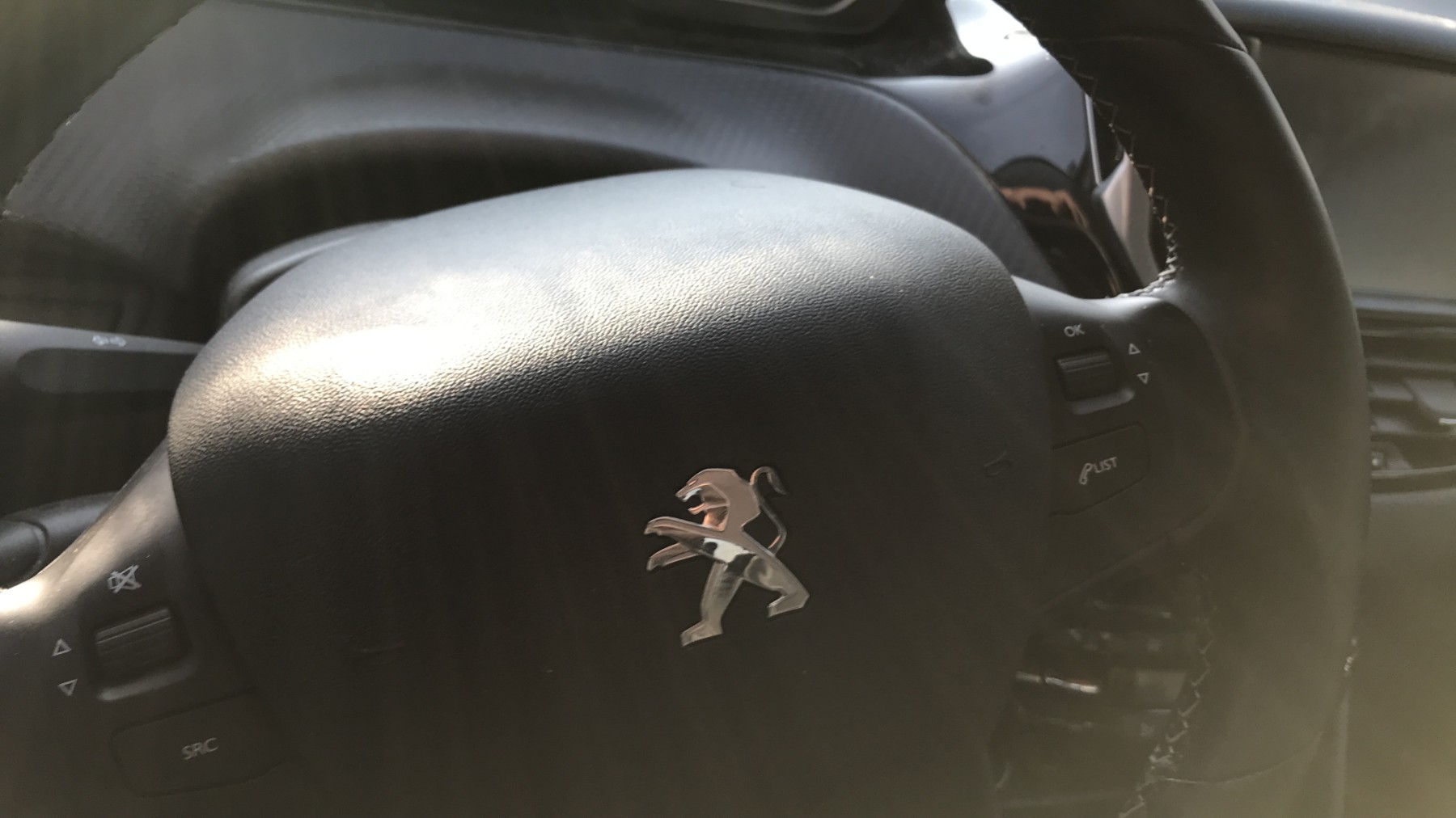 Image PEUGEOT 208 1