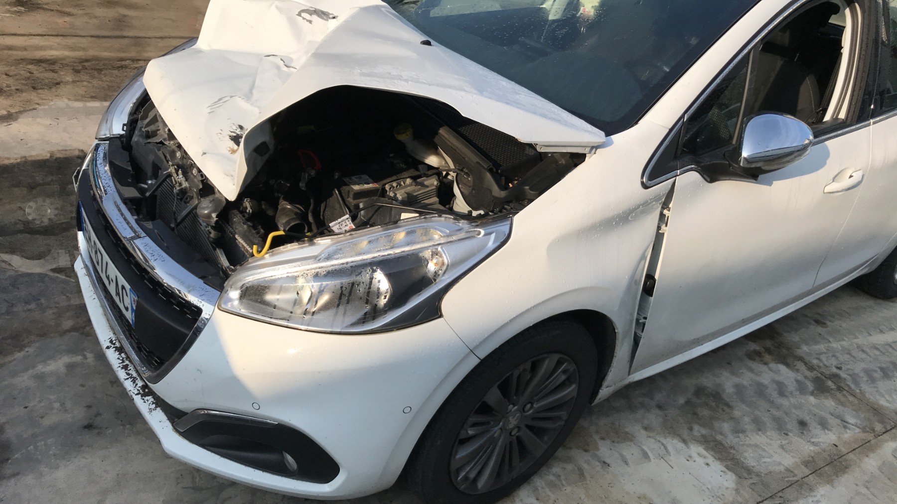 Image PEUGEOT 208 1