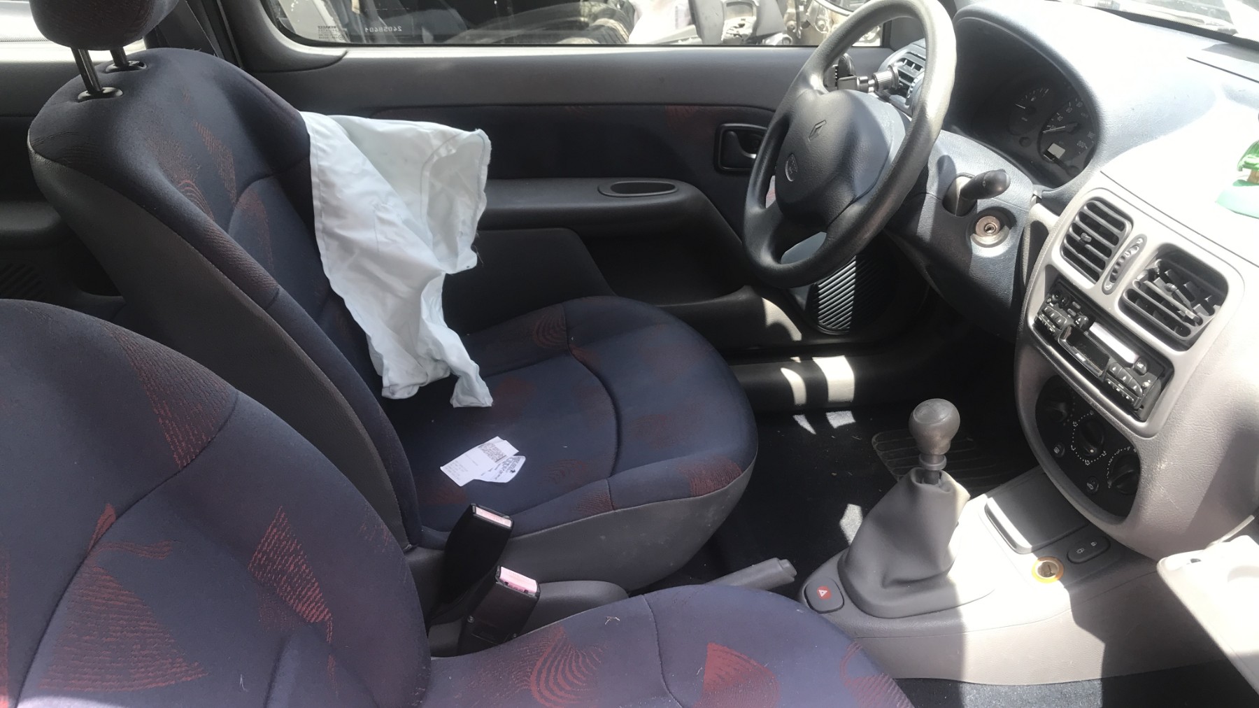 Image RENAULT CLIO 2
