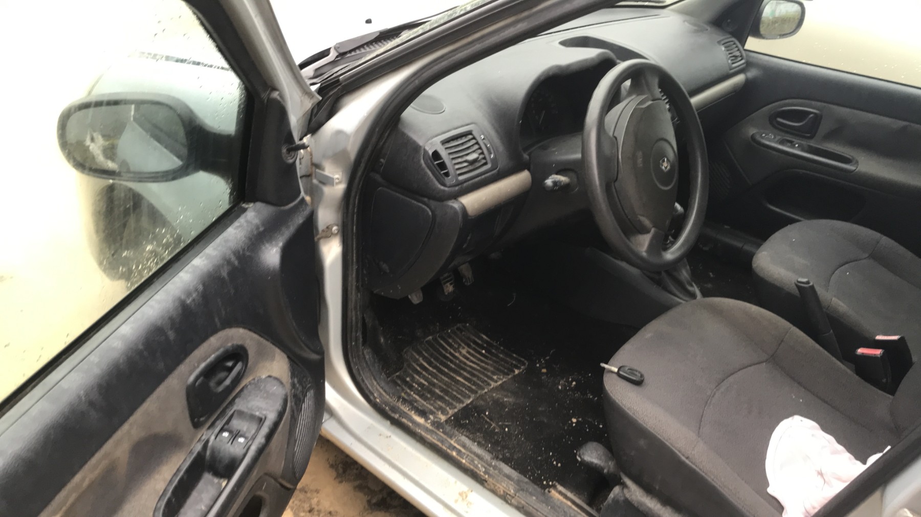 Image RENAULT CLIO 2