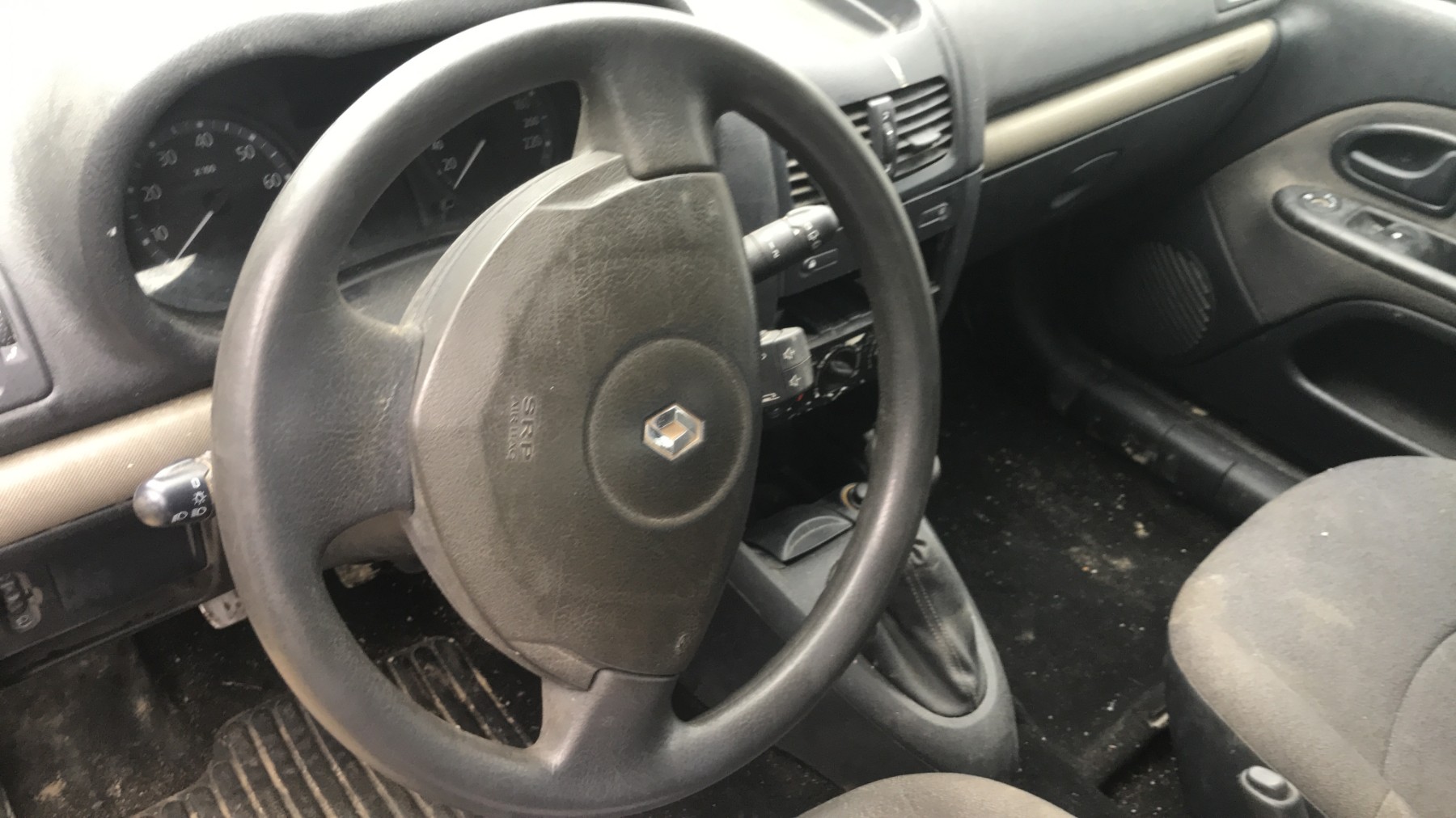 Image RENAULT CLIO 2