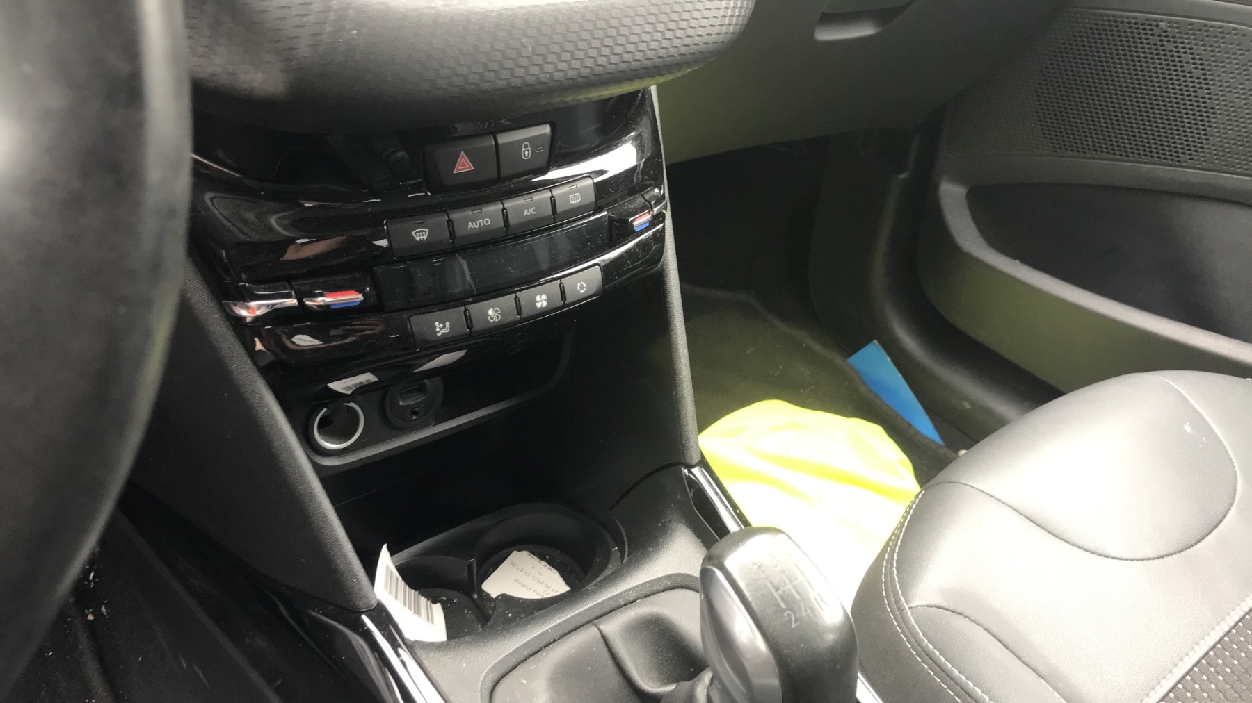 Image PEUGEOT 2008 1