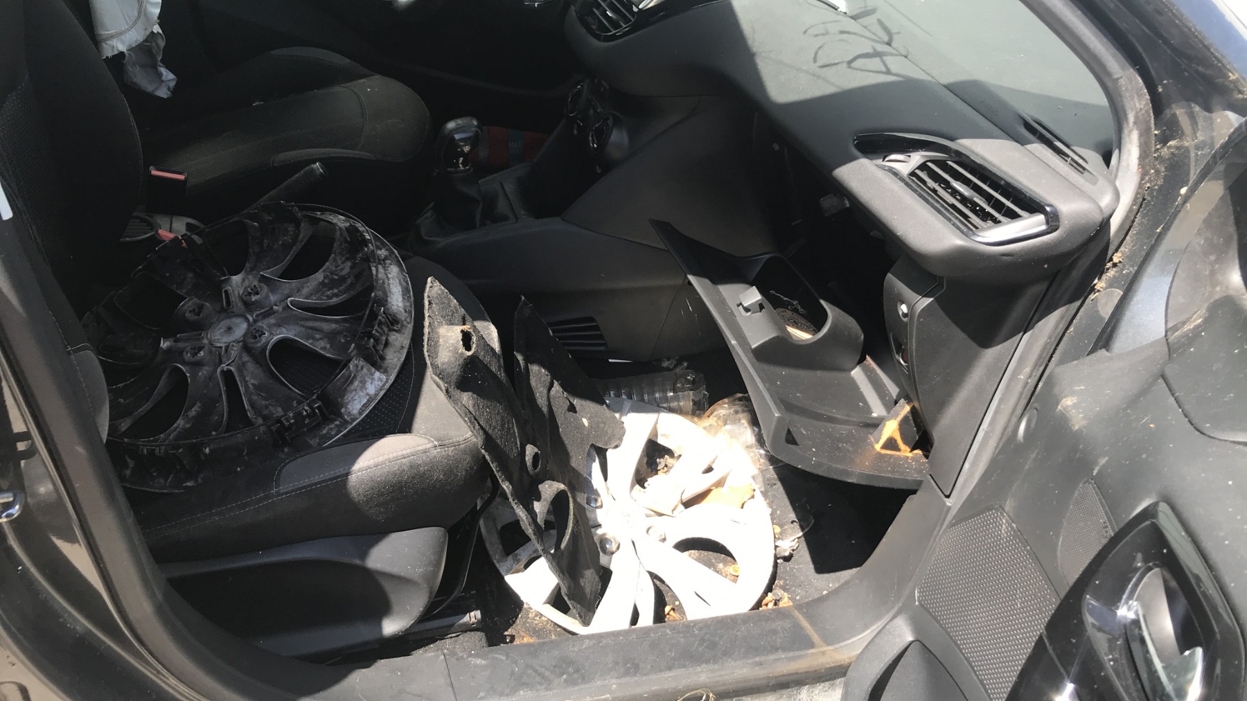 Image PEUGEOT 208 1