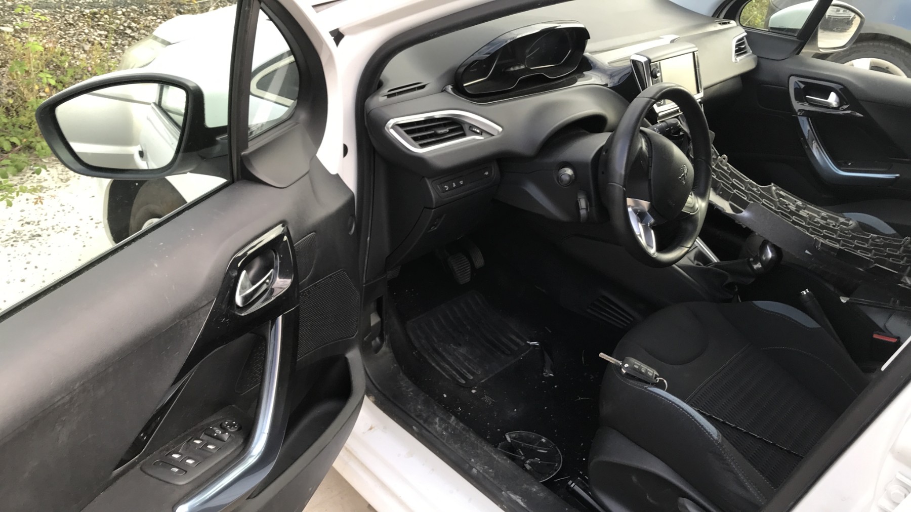 Image PEUGEOT 208 1