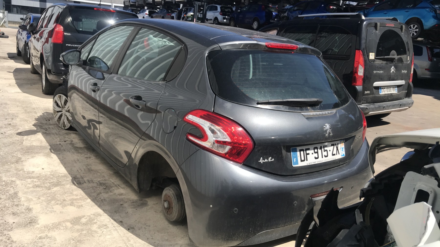Image PEUGEOT 208 1