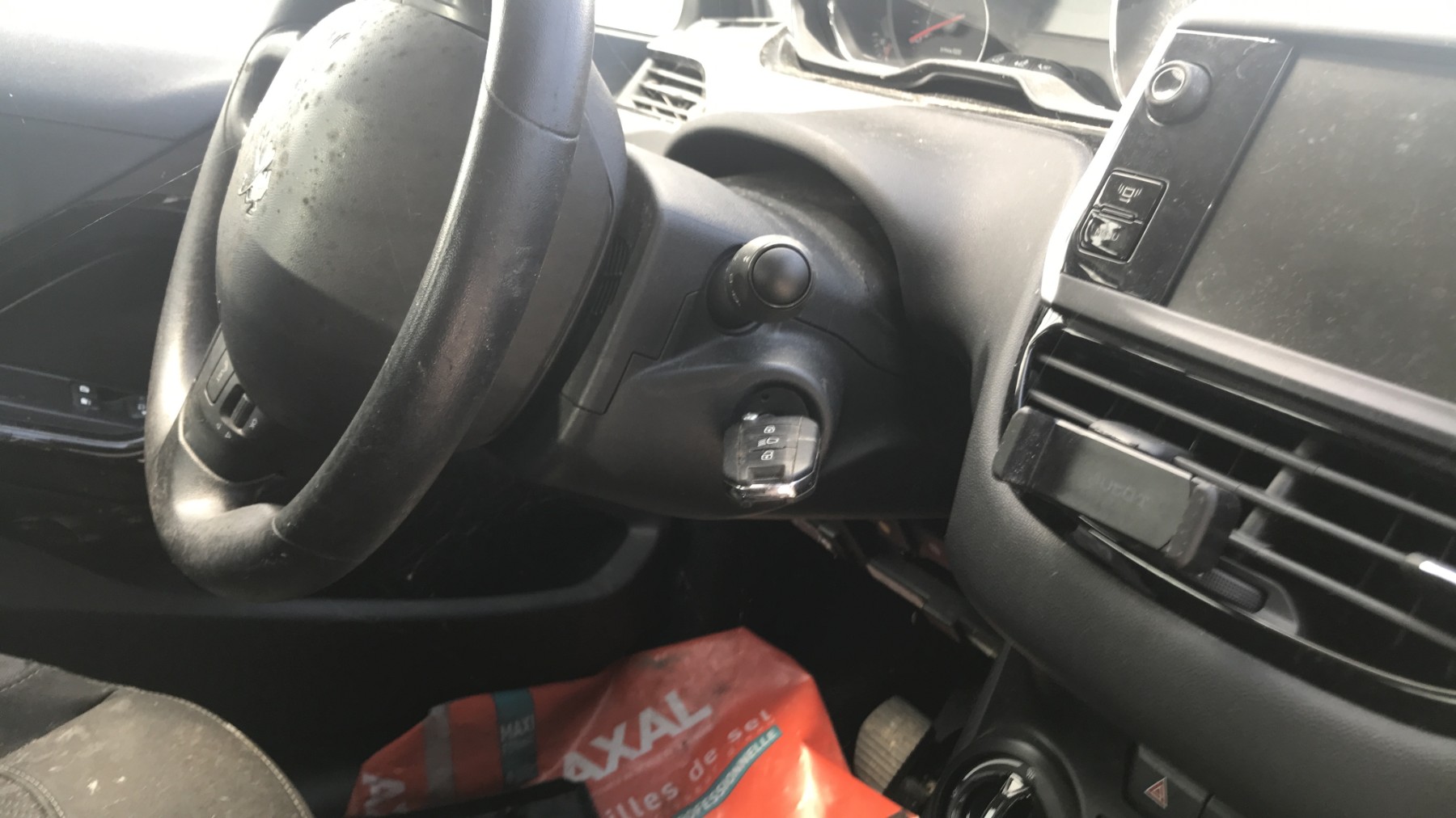 Image PEUGEOT 208 1