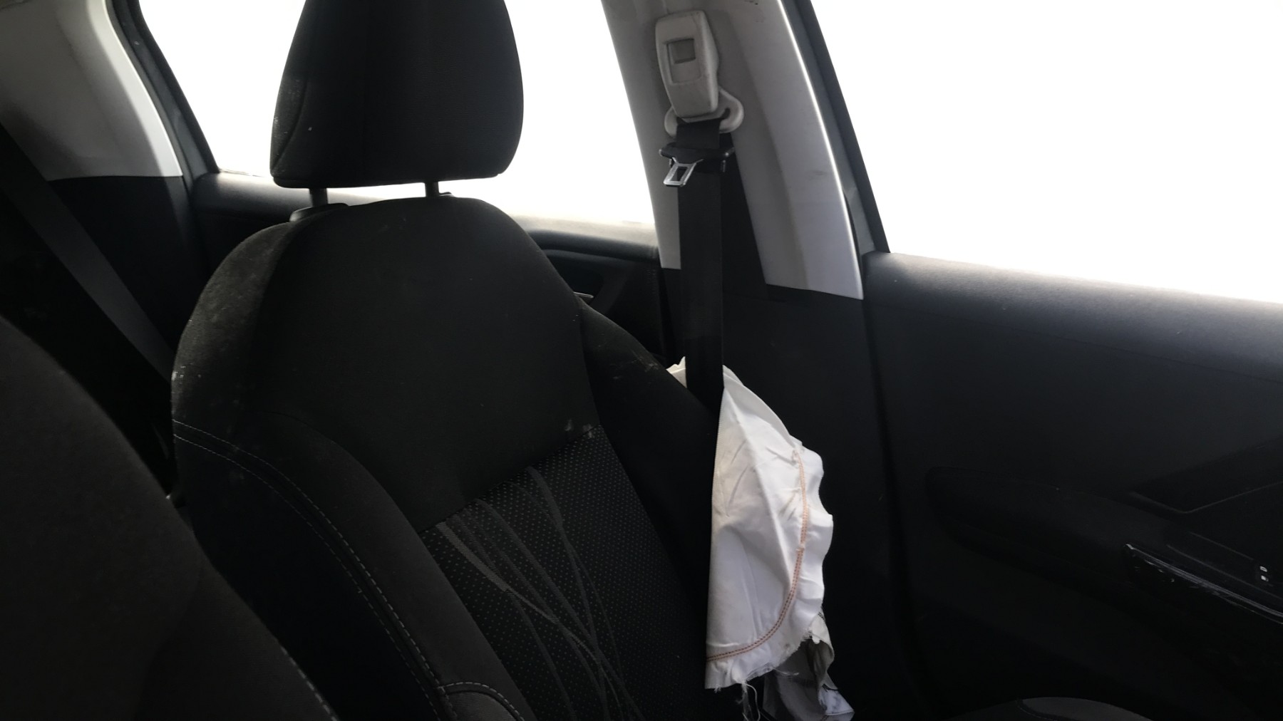 Image PEUGEOT 208 1