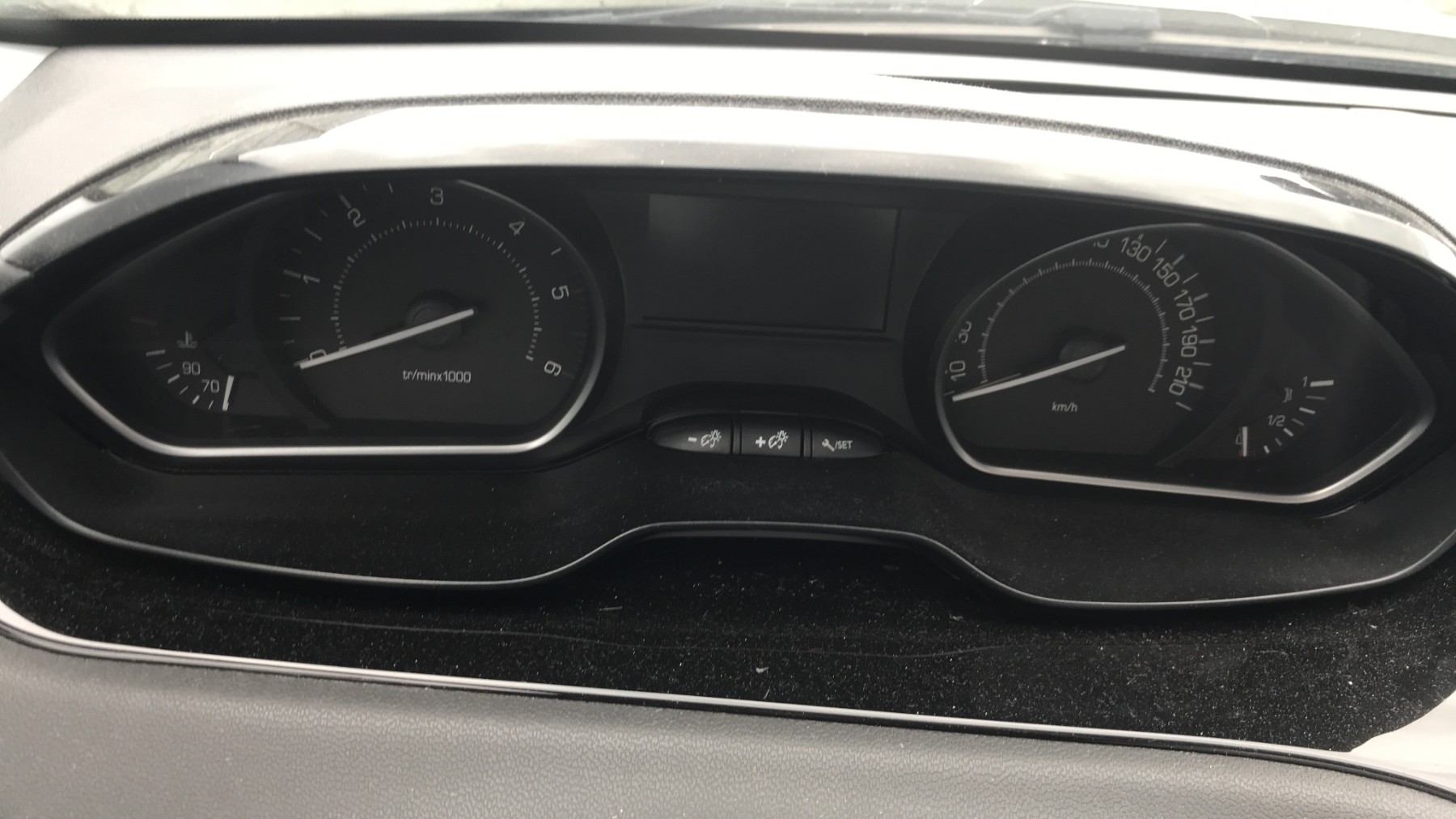 Image PEUGEOT 208 1