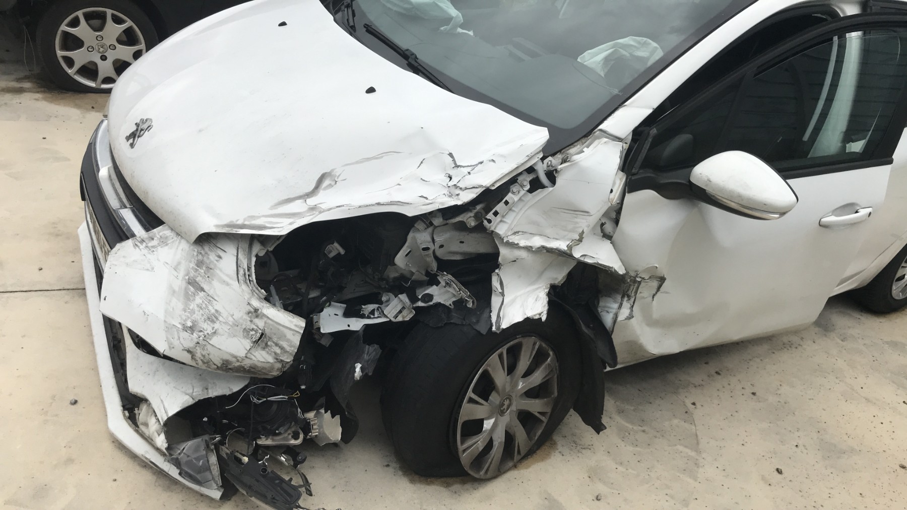 Image PEUGEOT 208 1