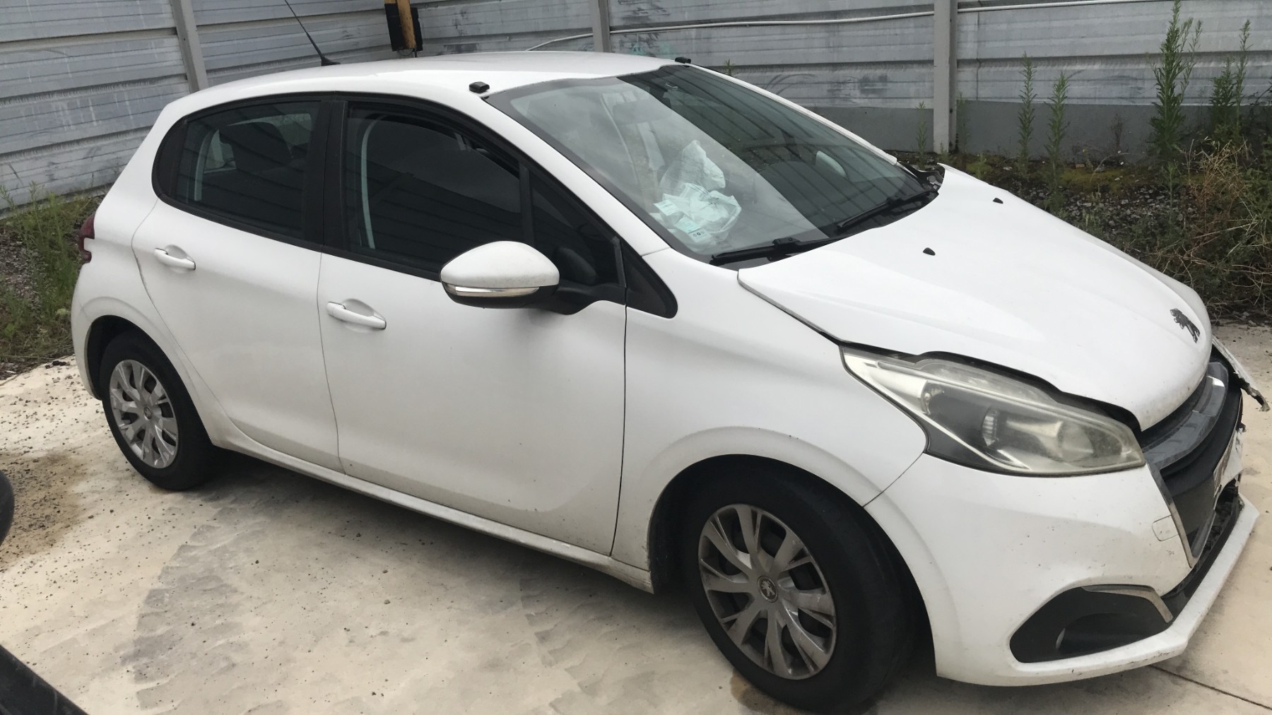 Image PEUGEOT 208 1