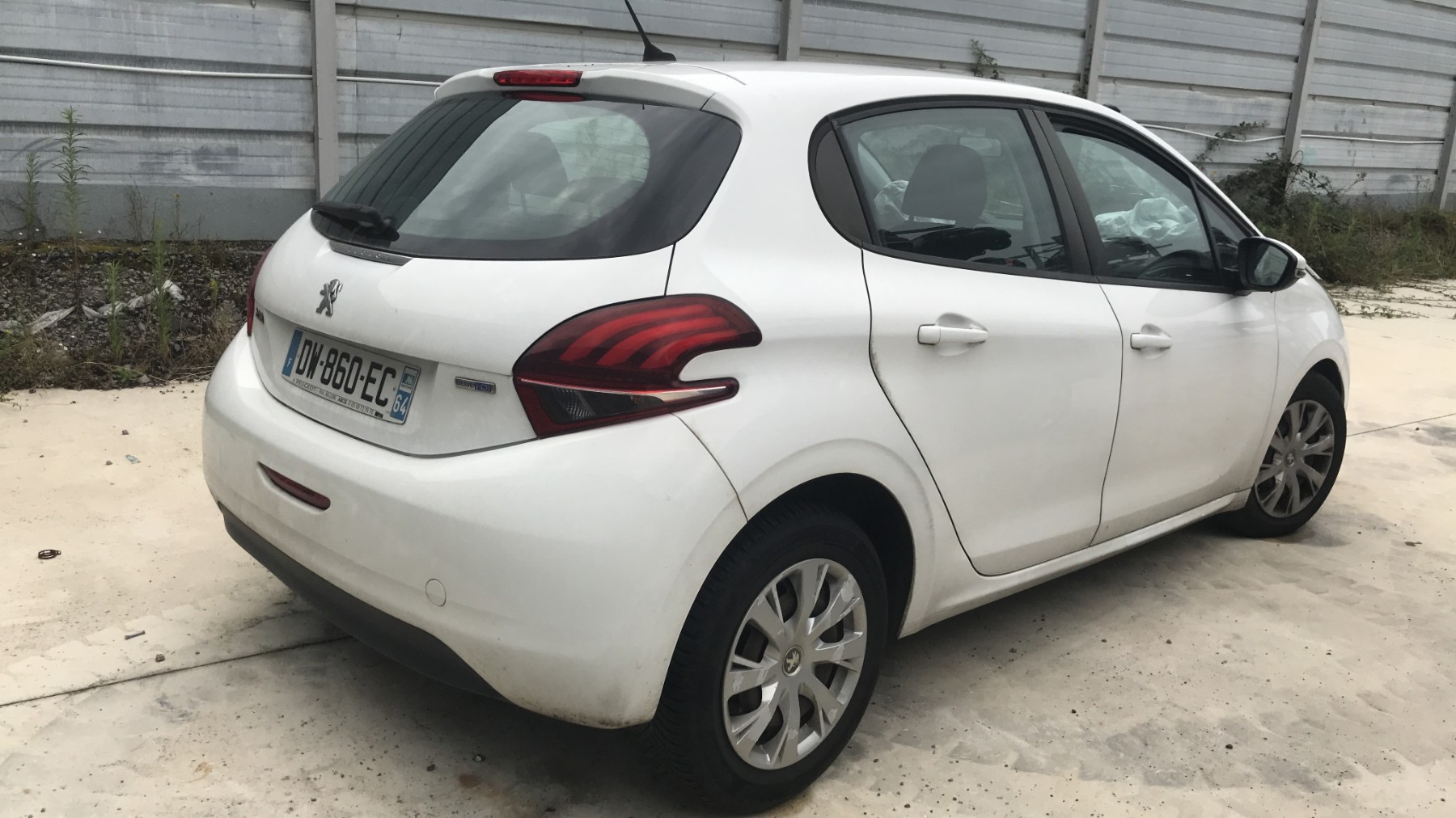 Image PEUGEOT 208 1