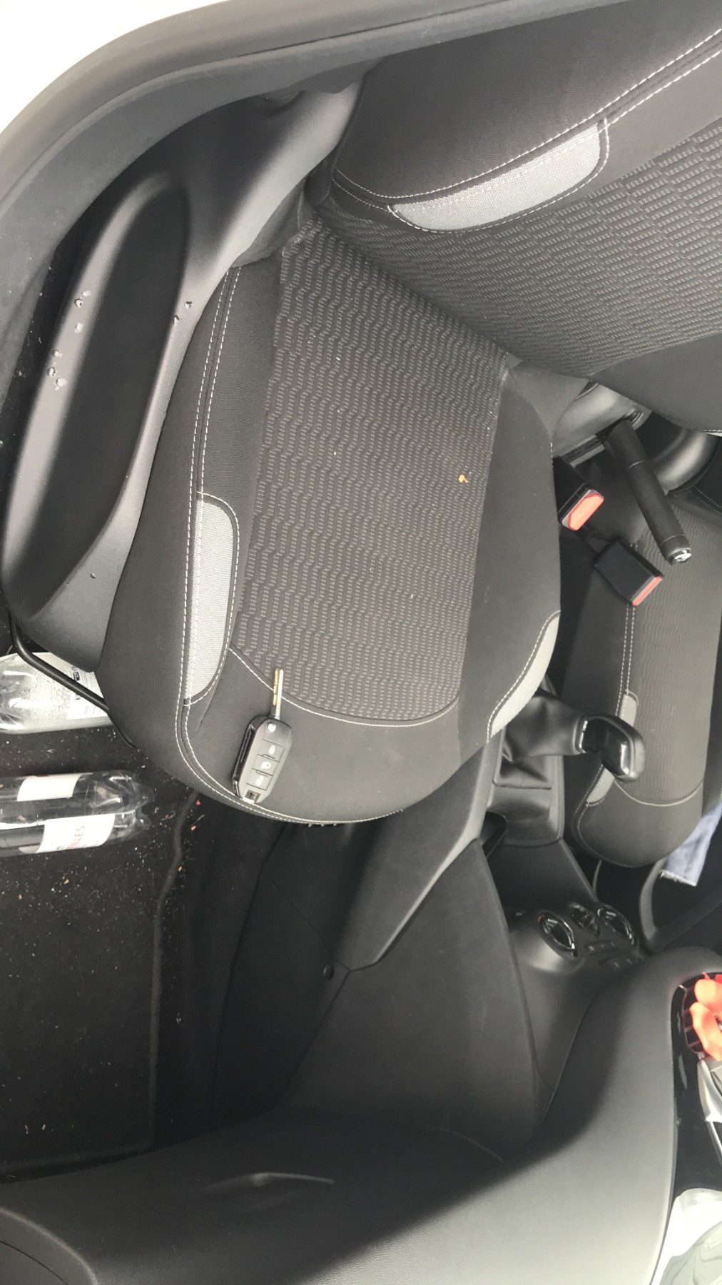 Image PEUGEOT 208 1
