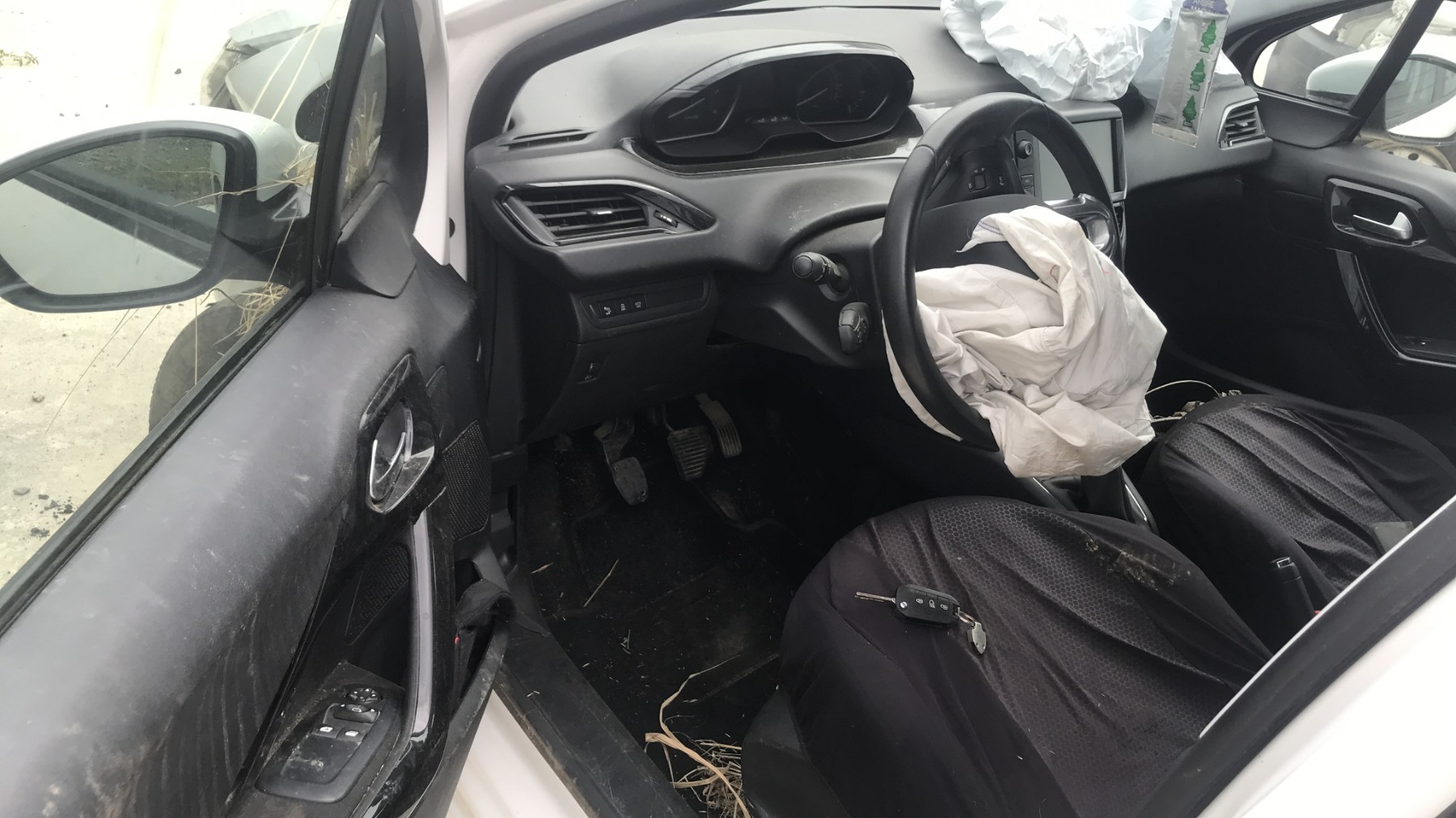 Image PEUGEOT 208 1