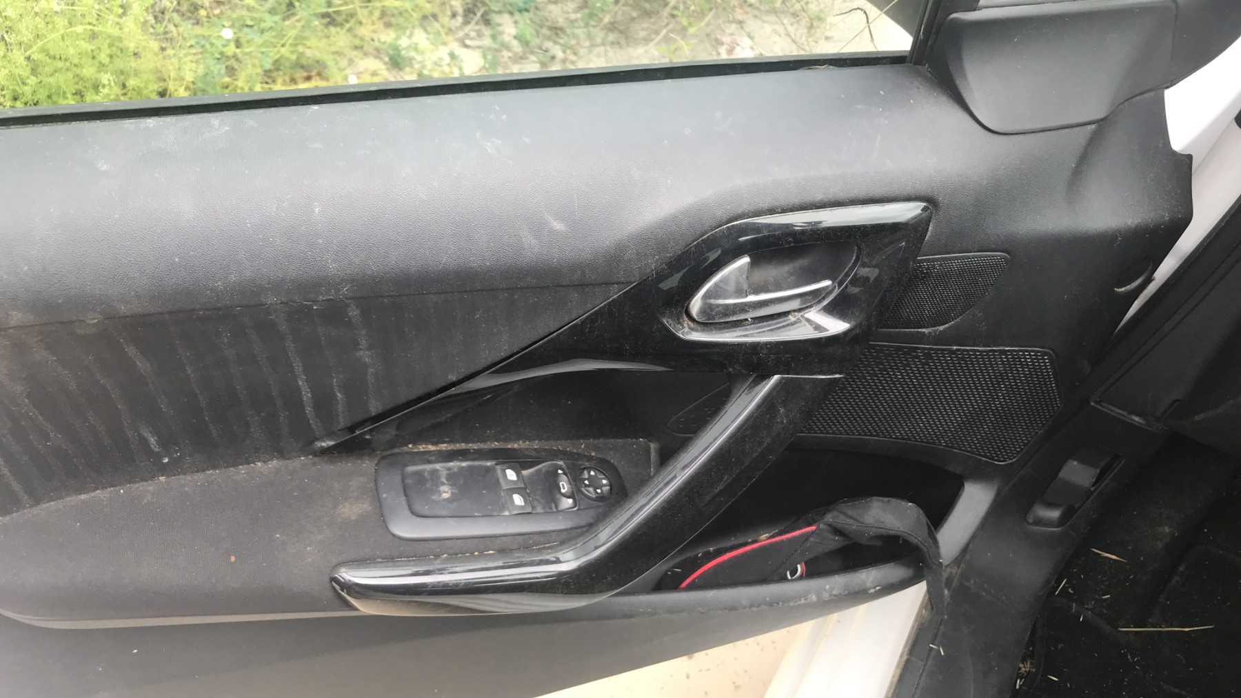 Image PEUGEOT 208 1